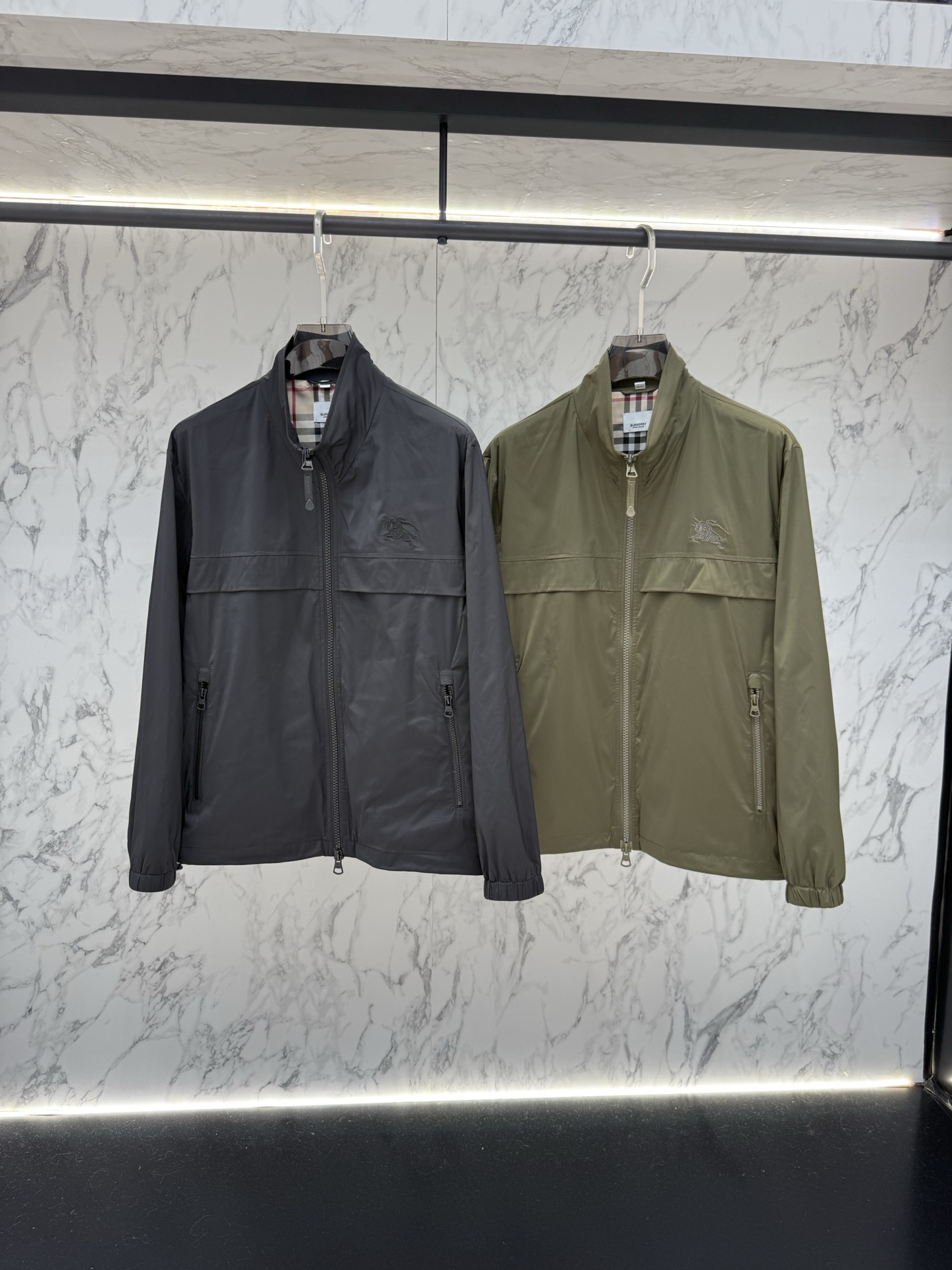 Burberry 春款2026最新款时尚设计师款夹克外套.处处细节显工艺足够的高级 结构性剪裁的设计改变