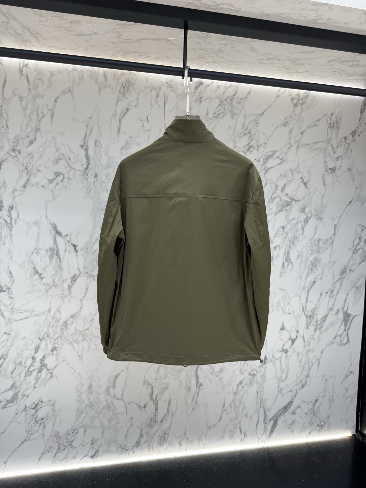 Burberry 春款2026最新款时尚设计师款夹克外套.处处细节显工艺足够的高级 结构性剪裁的设计改变