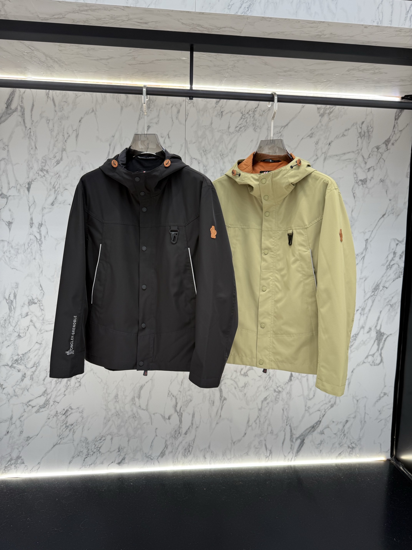 China Replica Moncler Down Jackets MCS0406-1003