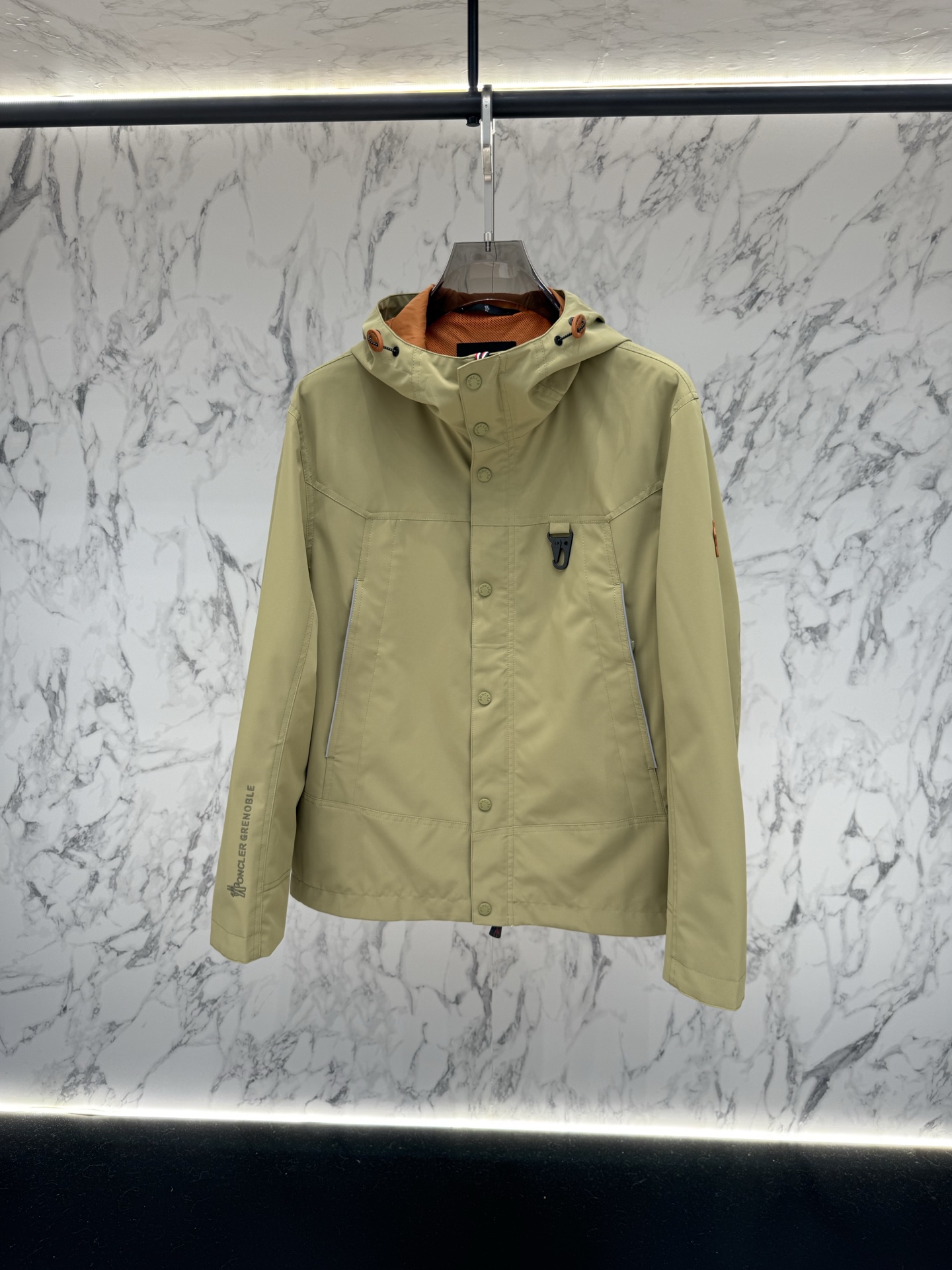 China Replica Moncler Down Jackets MCS0406-1003