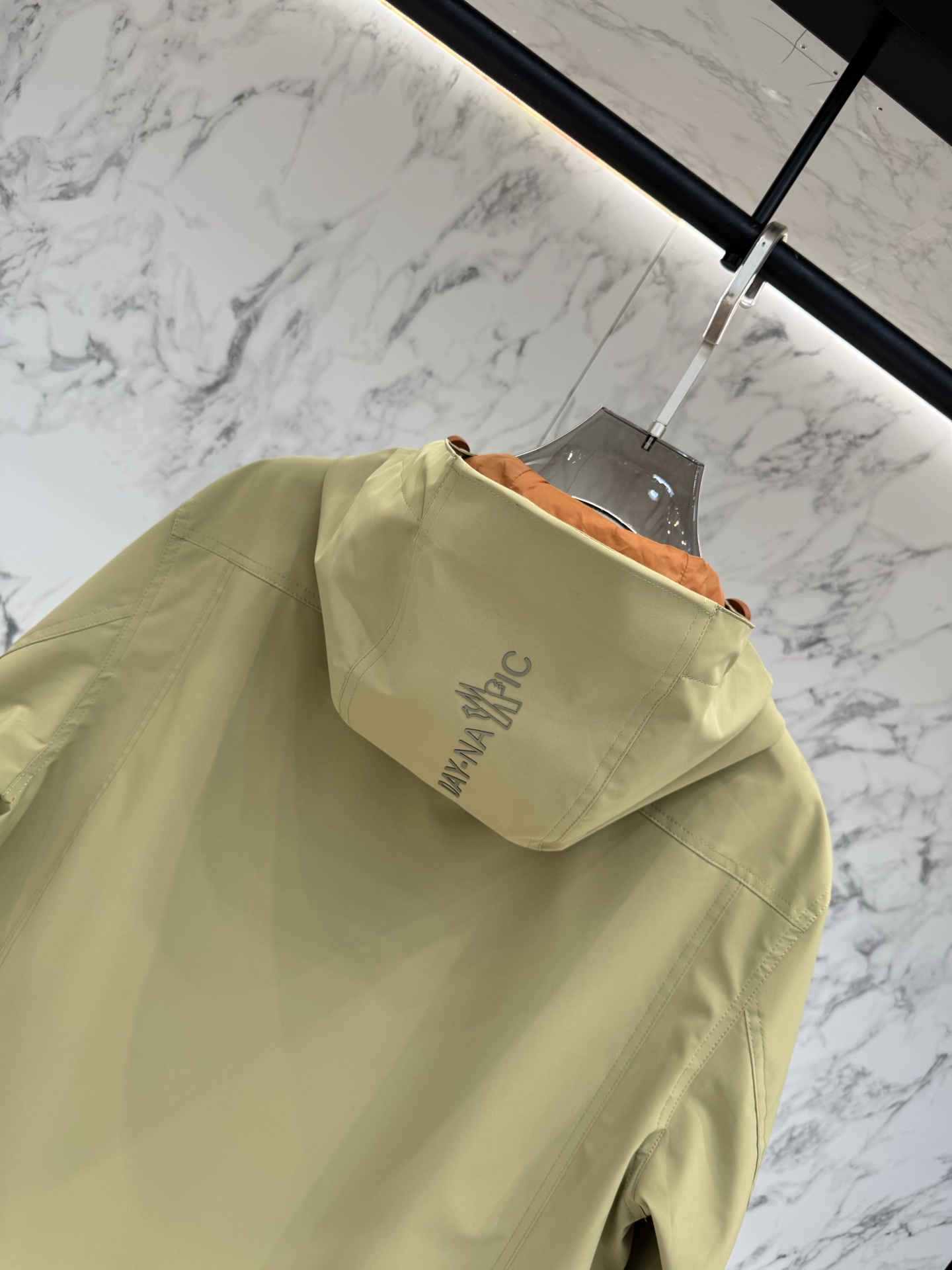 China Replica Moncler Down Jackets MCS0406-1003