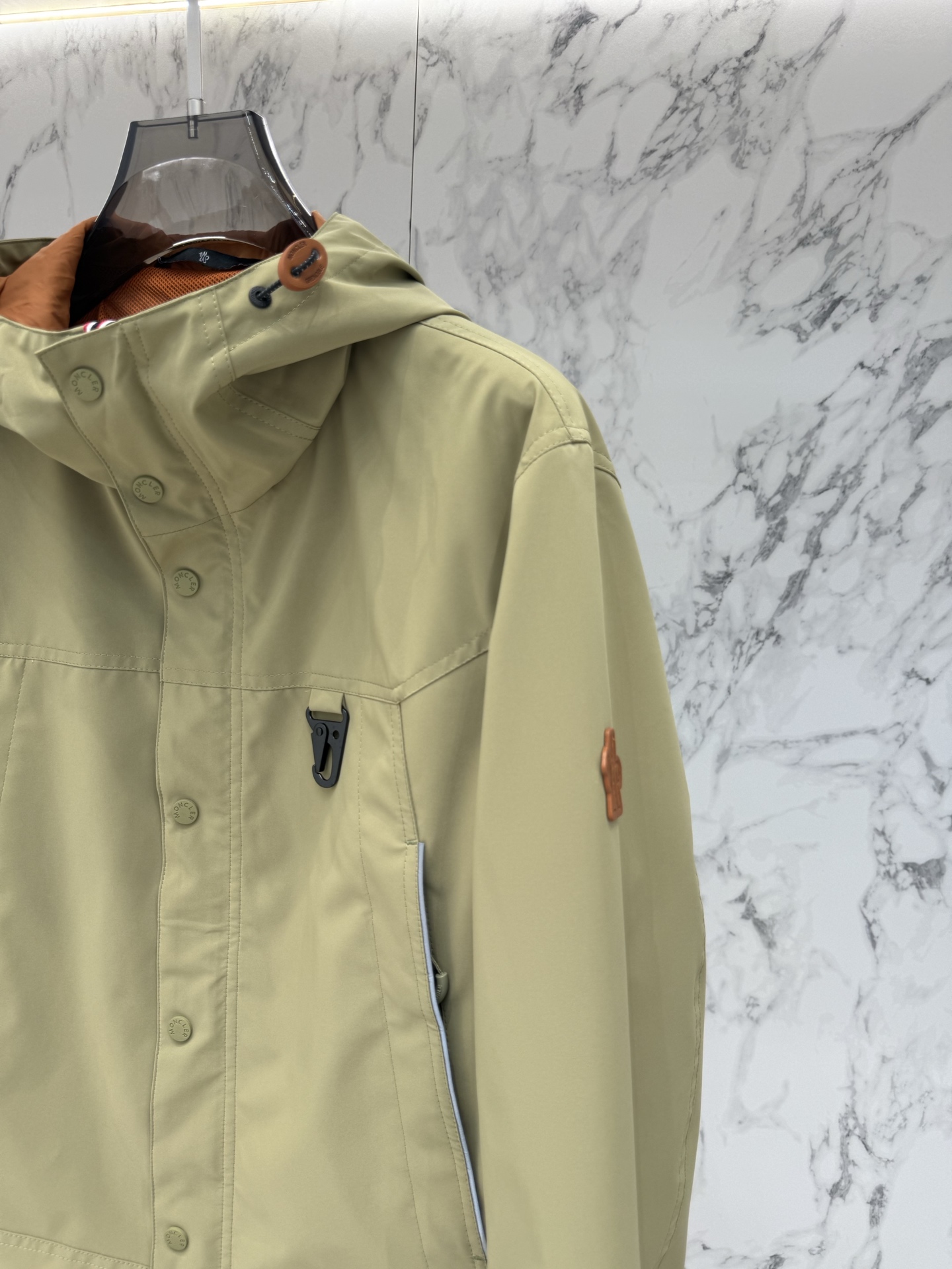 China Replica Moncler Down Jackets MCS0406-1003