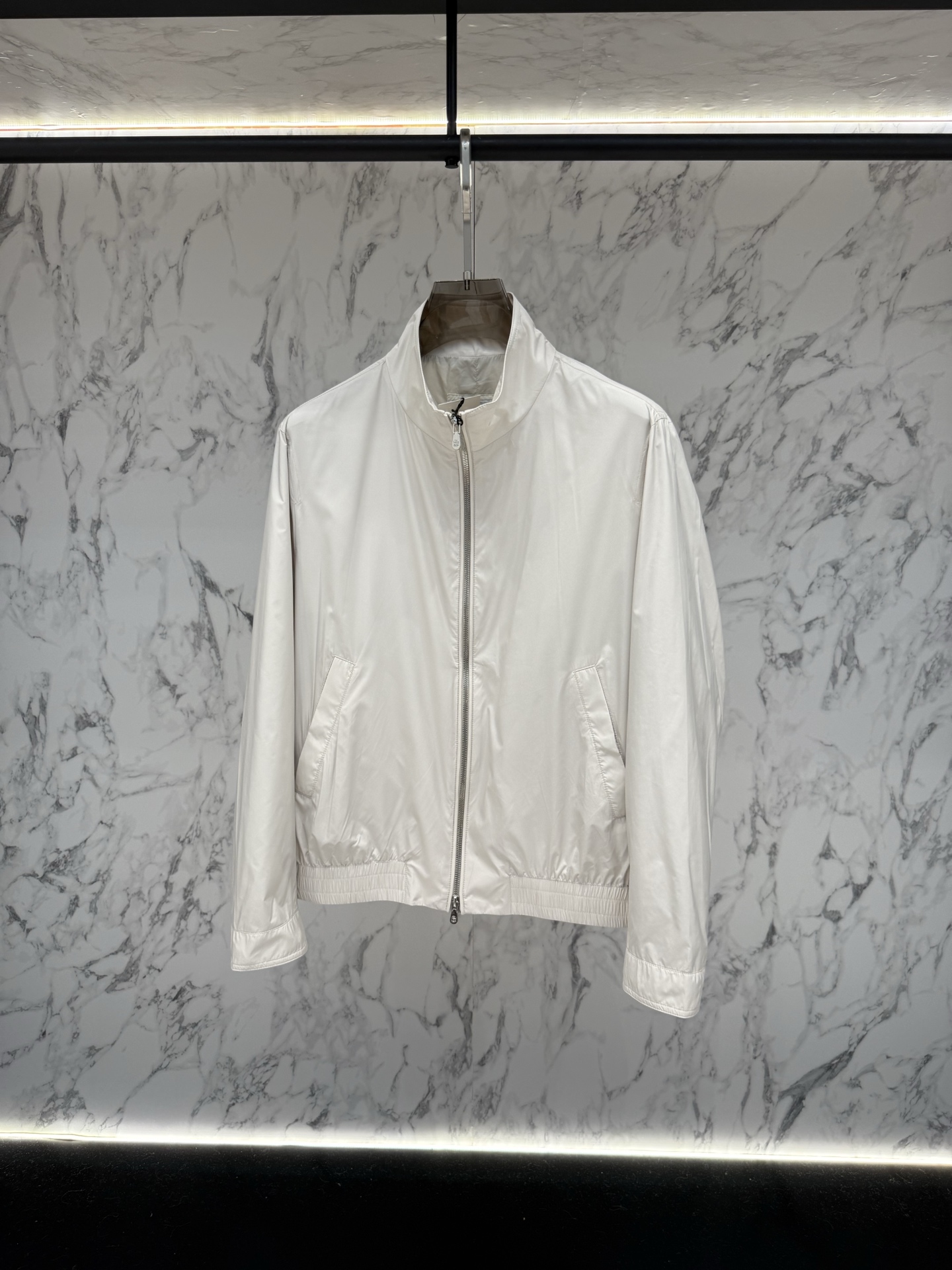 Loro piana 春款2026最新款时尚设计师款夹克外套.处处细节显工艺足够的高级 结构性剪裁的设计