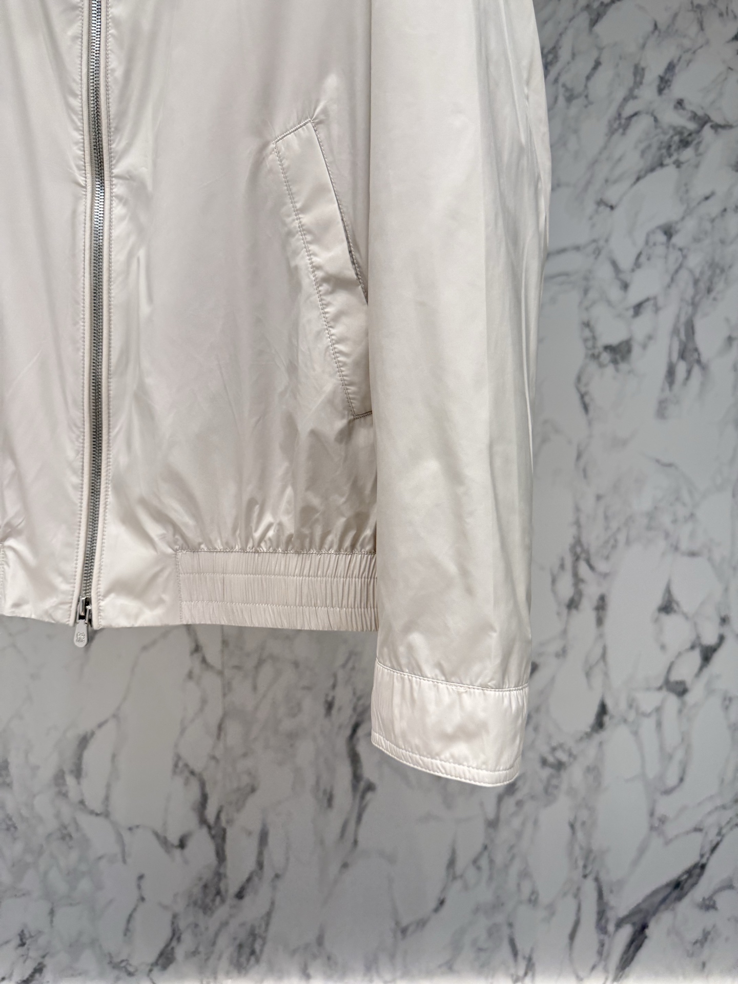 Loro piana 春款2026最新款时尚设计师款夹克外套.处处细节显工艺足够的高级 结构性剪裁的设计