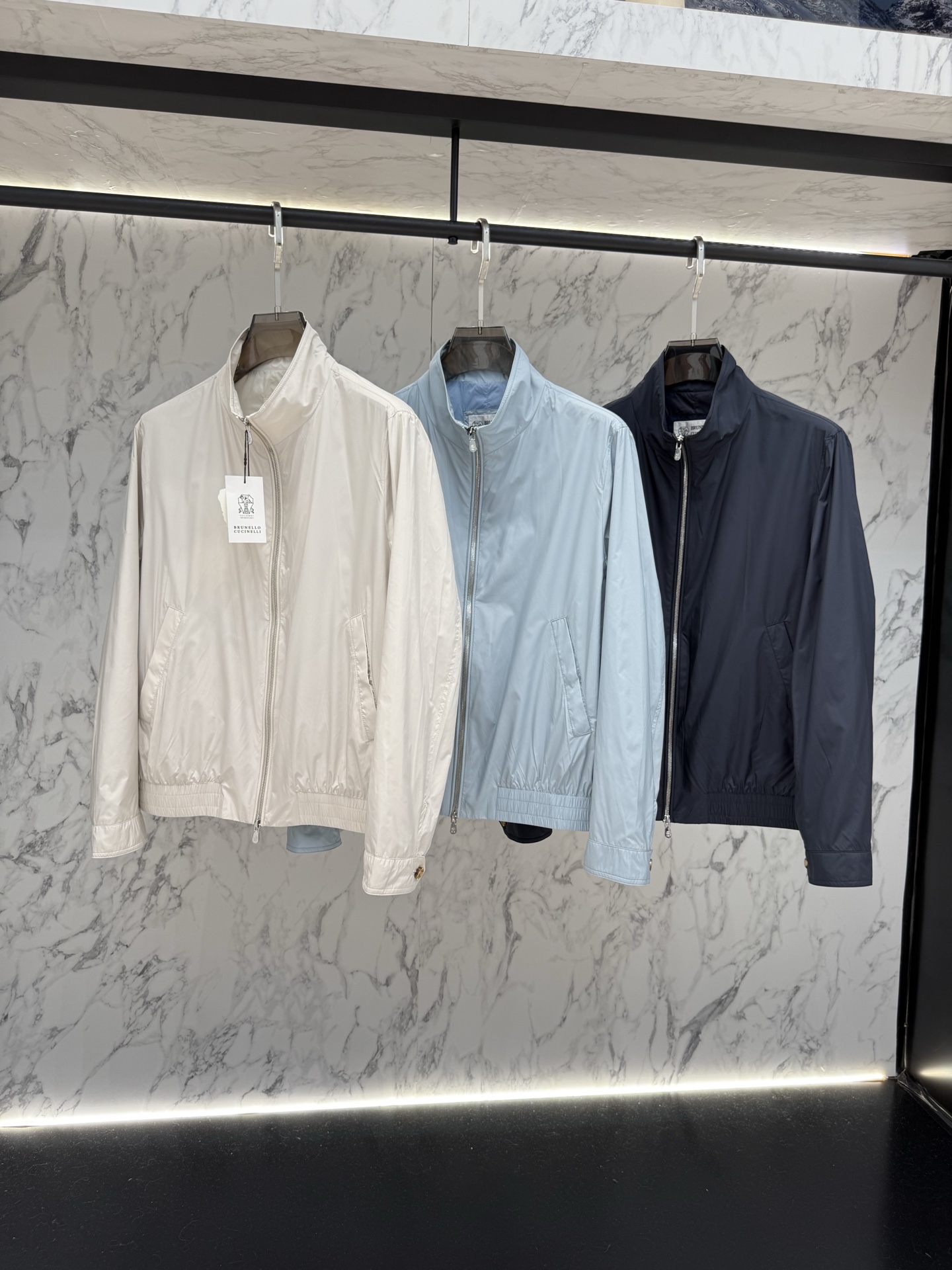 Loro piana 春款2026最新款时尚设计师款夹克外套.处处细节显工艺足够的高级 结构性剪裁的设计