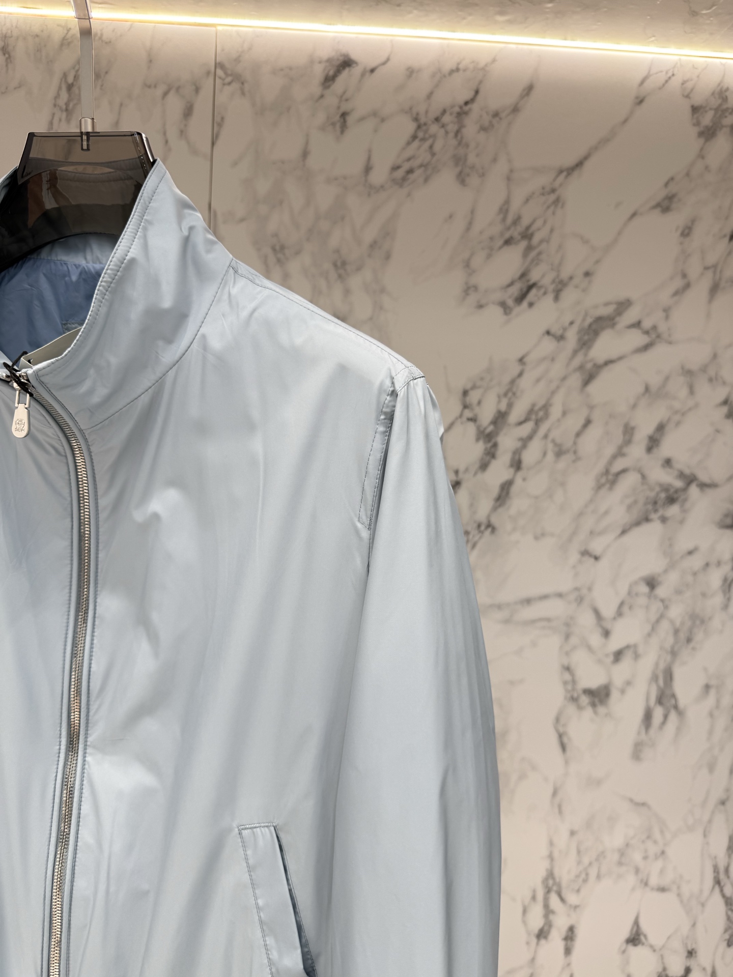 Loro piana 春款2026最新款时尚设计师款夹克外套.处处细节显工艺足够的高级 结构性剪裁的设计