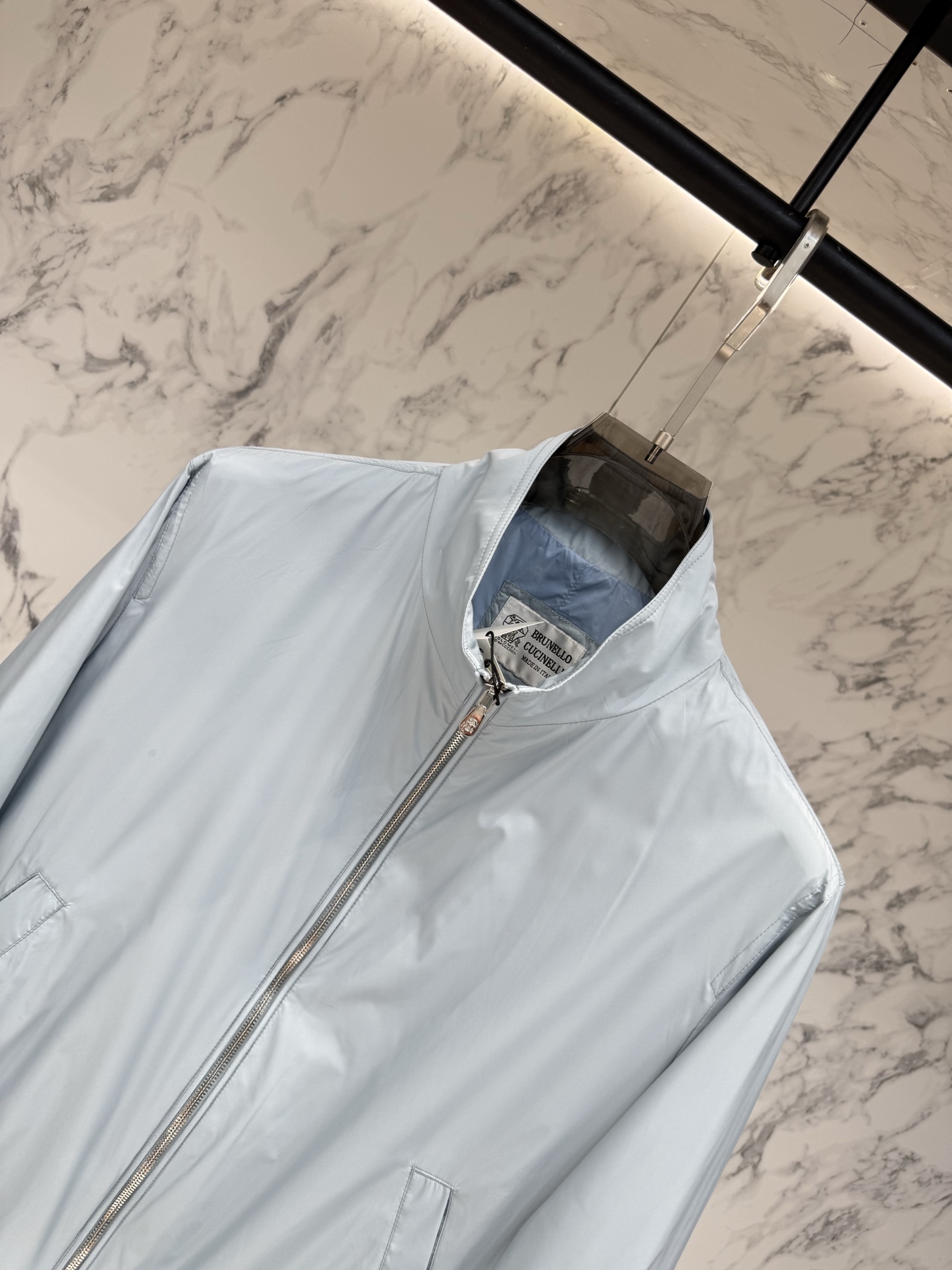 Loro piana 春款2026最新款时尚设计师款夹克外套.处处细节显工艺足够的高级 结构性剪裁的设计
