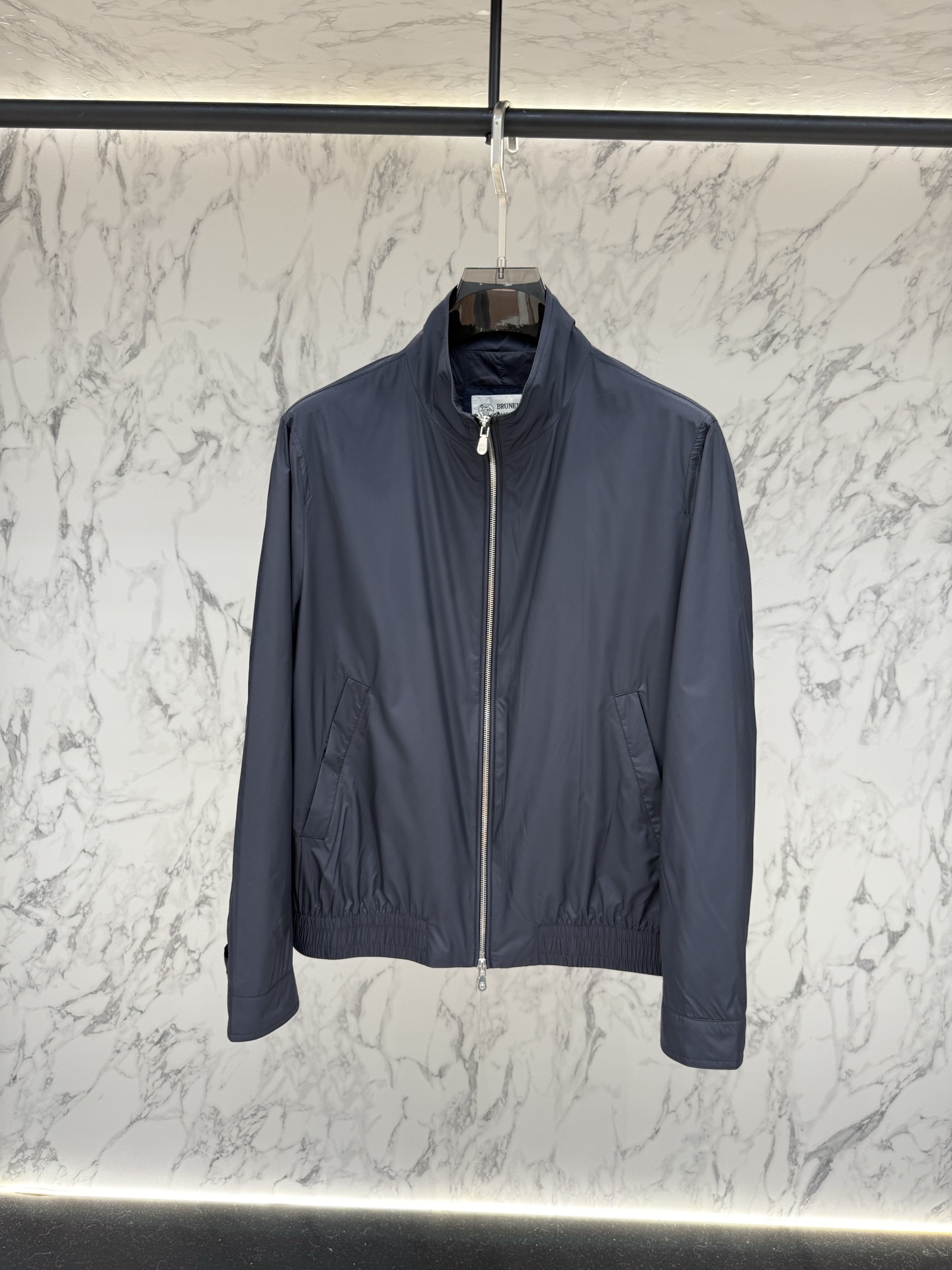 Loro piana 春款2026最新款时尚设计师款夹克外套.处处细节显工艺足够的高级 结构性剪裁的设计