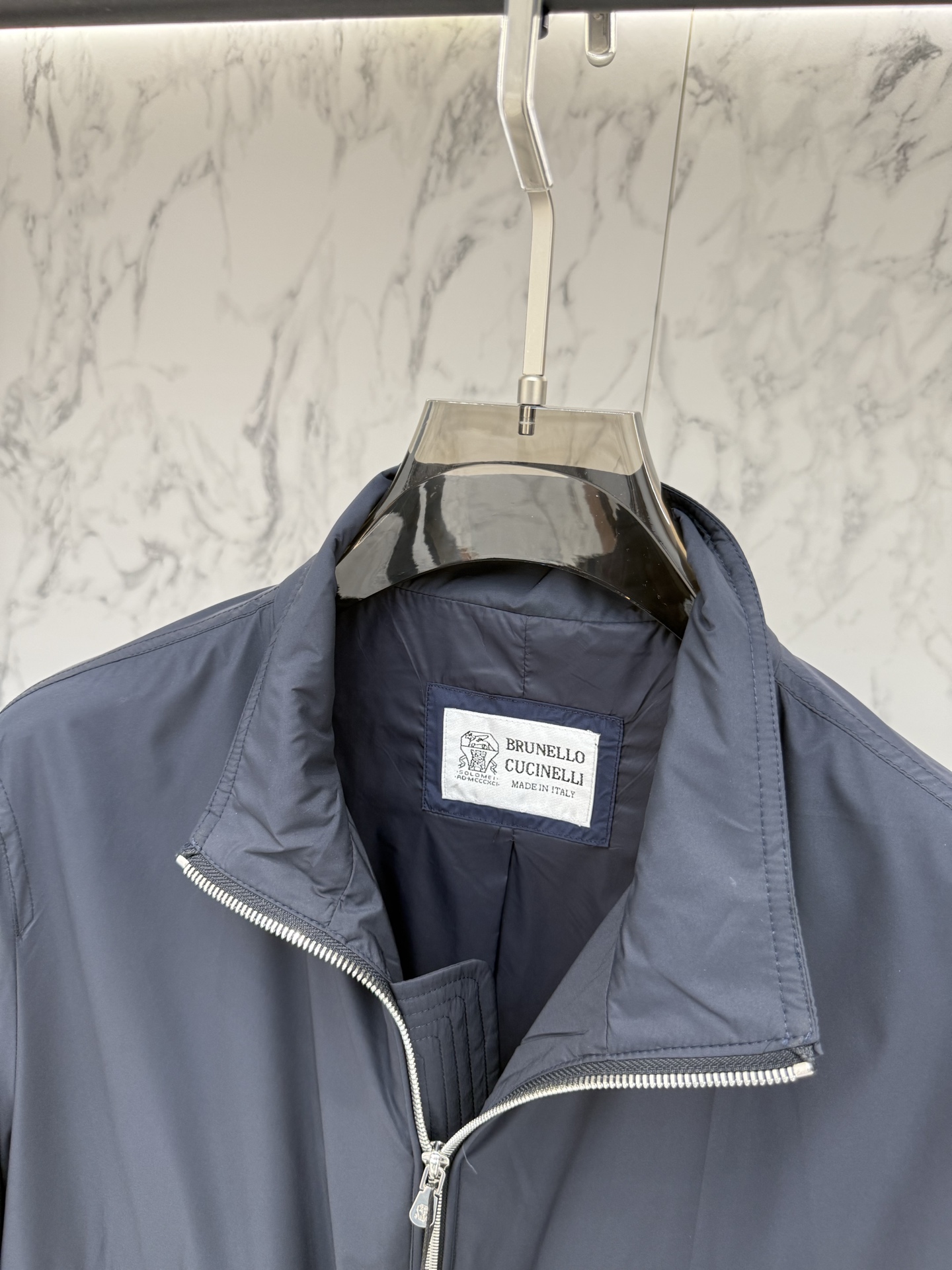 Loro piana 春款2026最新款时尚设计师款夹克外套.处处细节显工艺足够的高级 结构性剪裁的设计