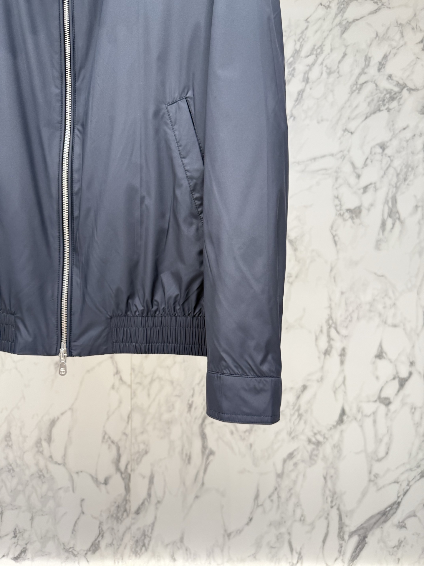 Loro piana 春款2026最新款时尚设计师款夹克外套.处处细节显工艺足够的高级 结构性剪裁的设计
