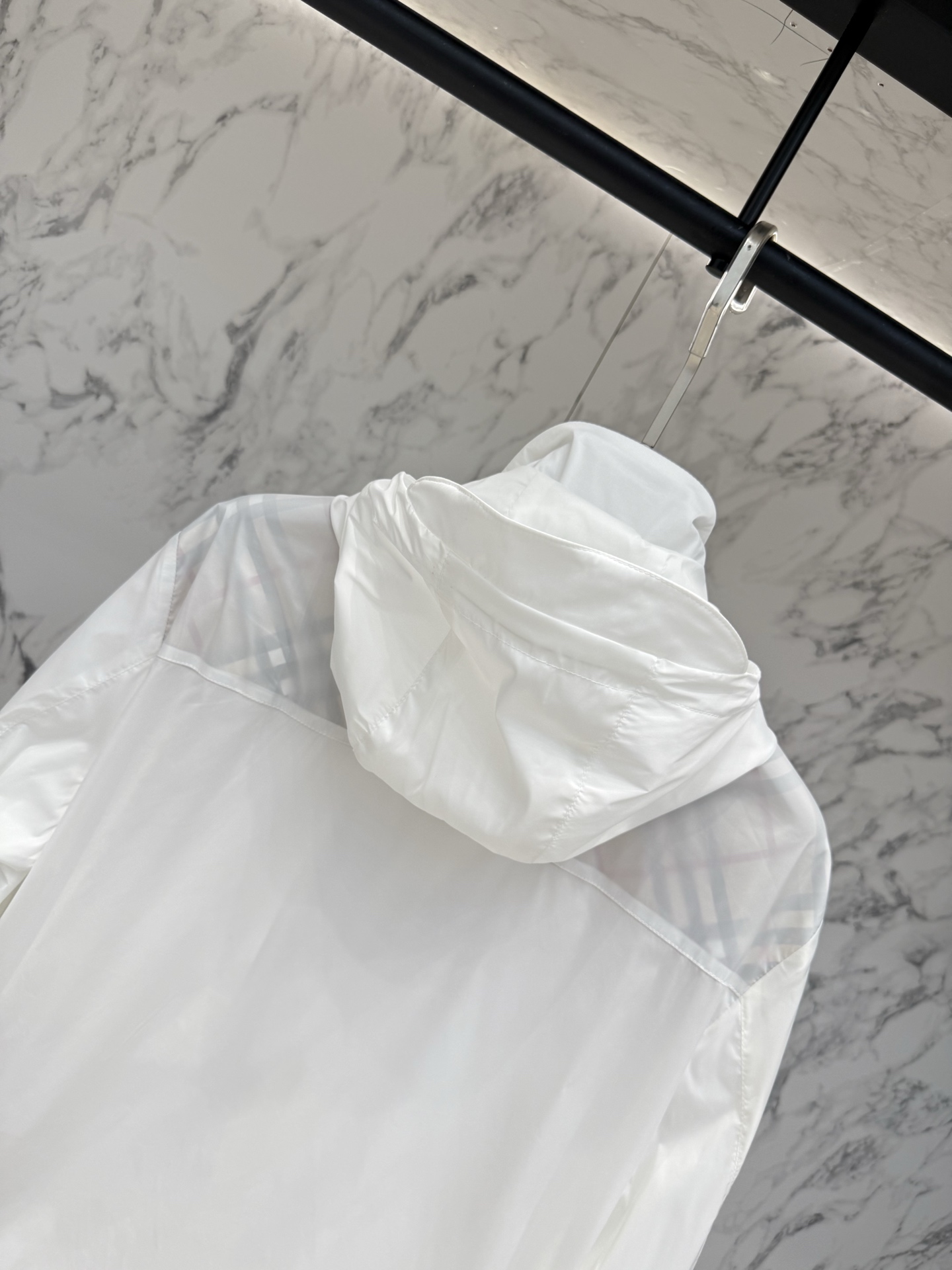 Burberry 春款2026最新款时尚设计师款夹克外套.处处细节显工艺足够的高级 结构性剪裁的设计改变
