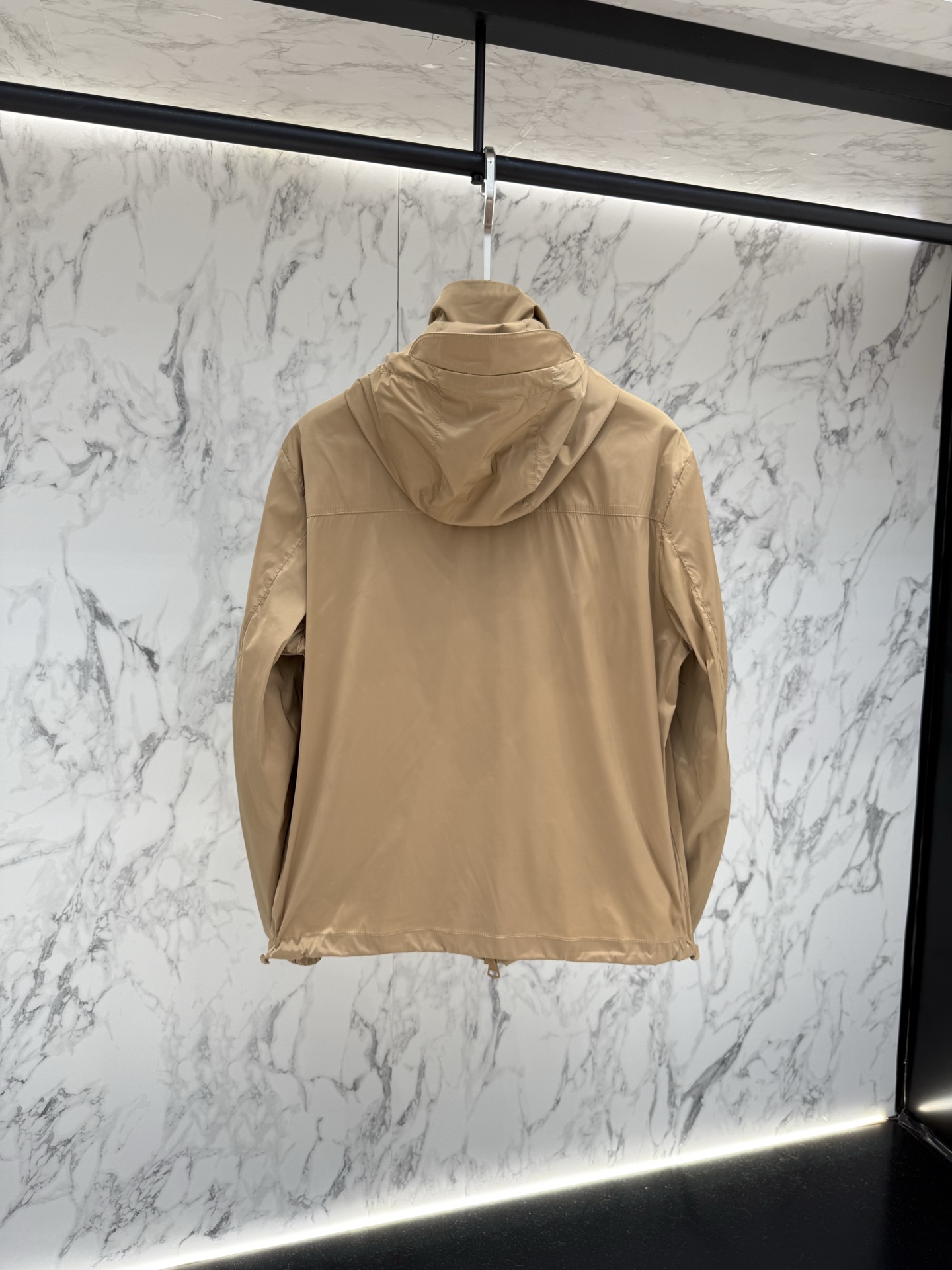 Burberry 春款2026最新款时尚设计师款夹克外套.处处细节显工艺足够的高级 结构性剪裁的设计改变