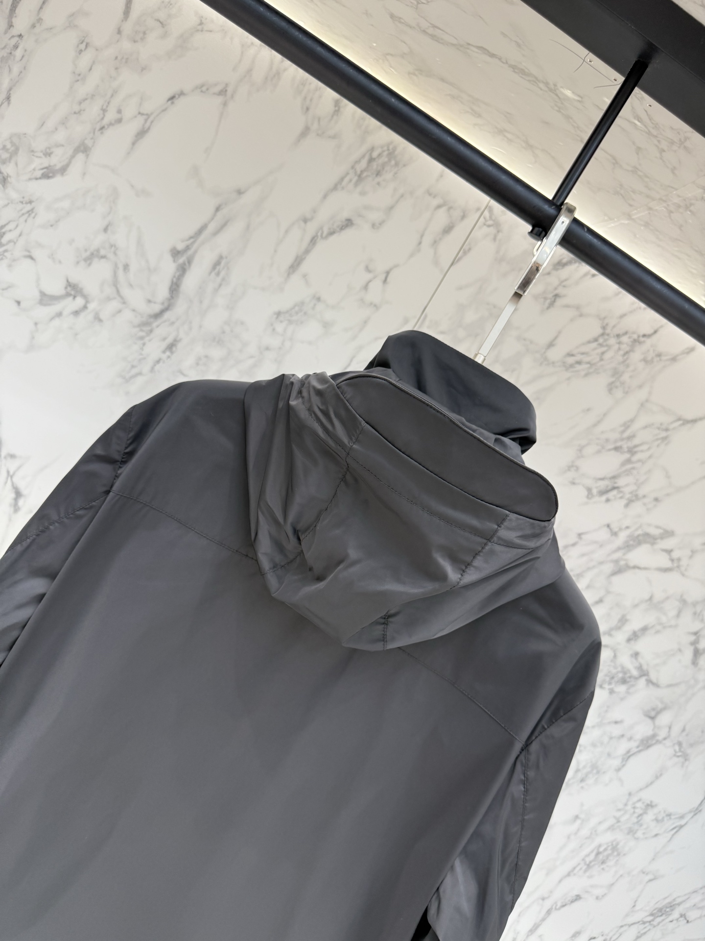 Burberry 春款2026最新款时尚设计师款夹克外套.处处细节显工艺足够的高级 结构性剪裁的设计改变
