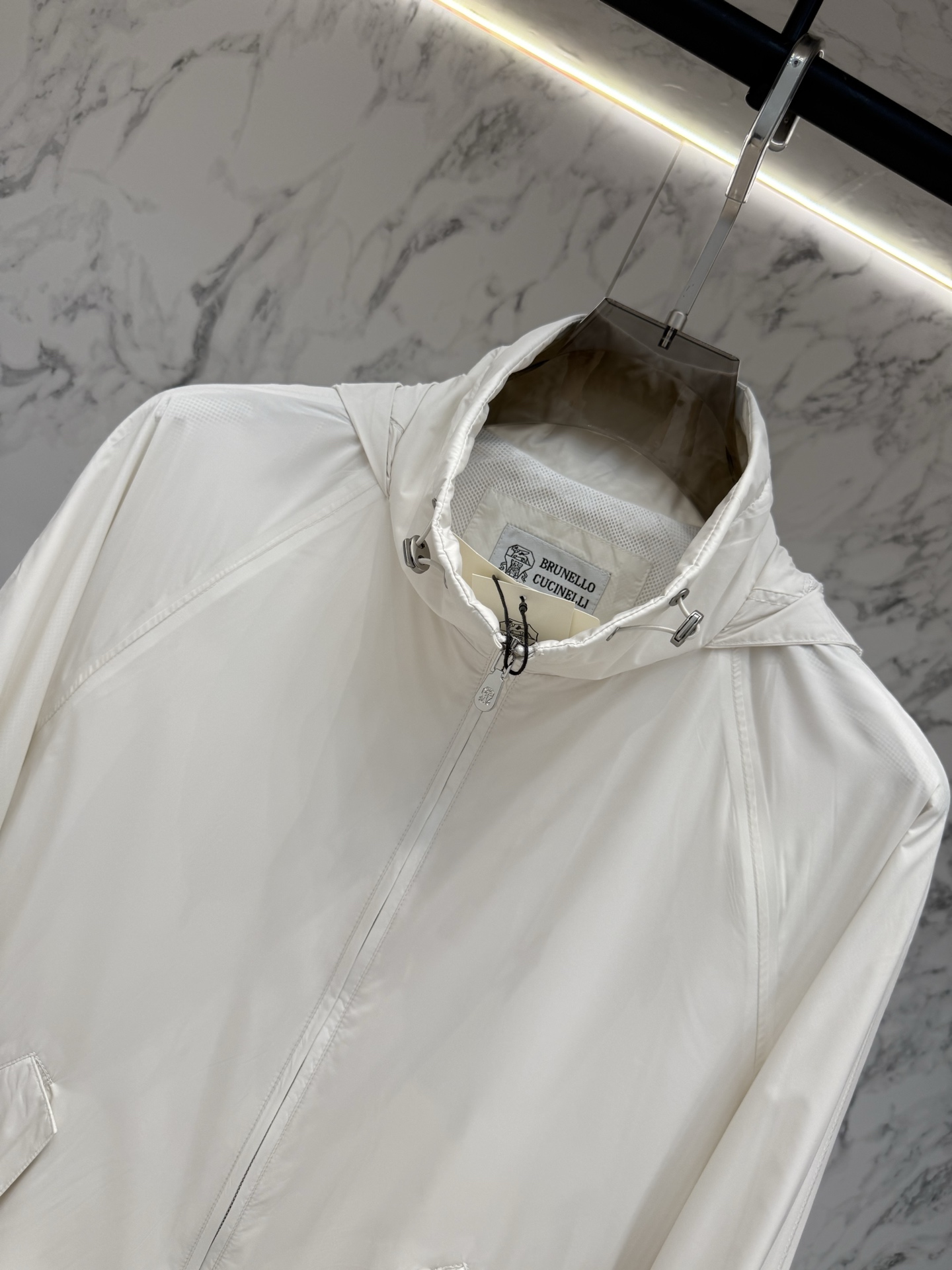 Loro piana 春款2026最新款时尚设计师款夹克外套.处处细节显工艺足够的高级 结构性剪裁的设计