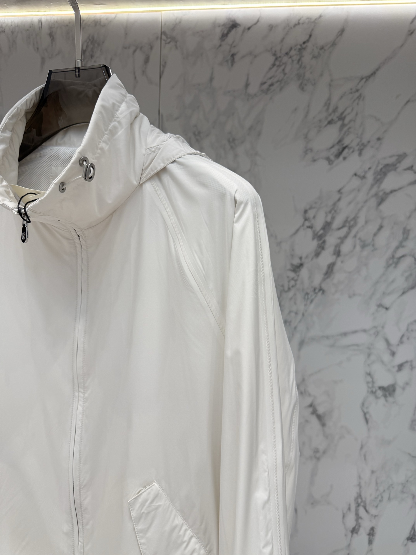 Loro piana 春款2026最新款时尚设计师款夹克外套.处处细节显工艺足够的高级 结构性剪裁的设计