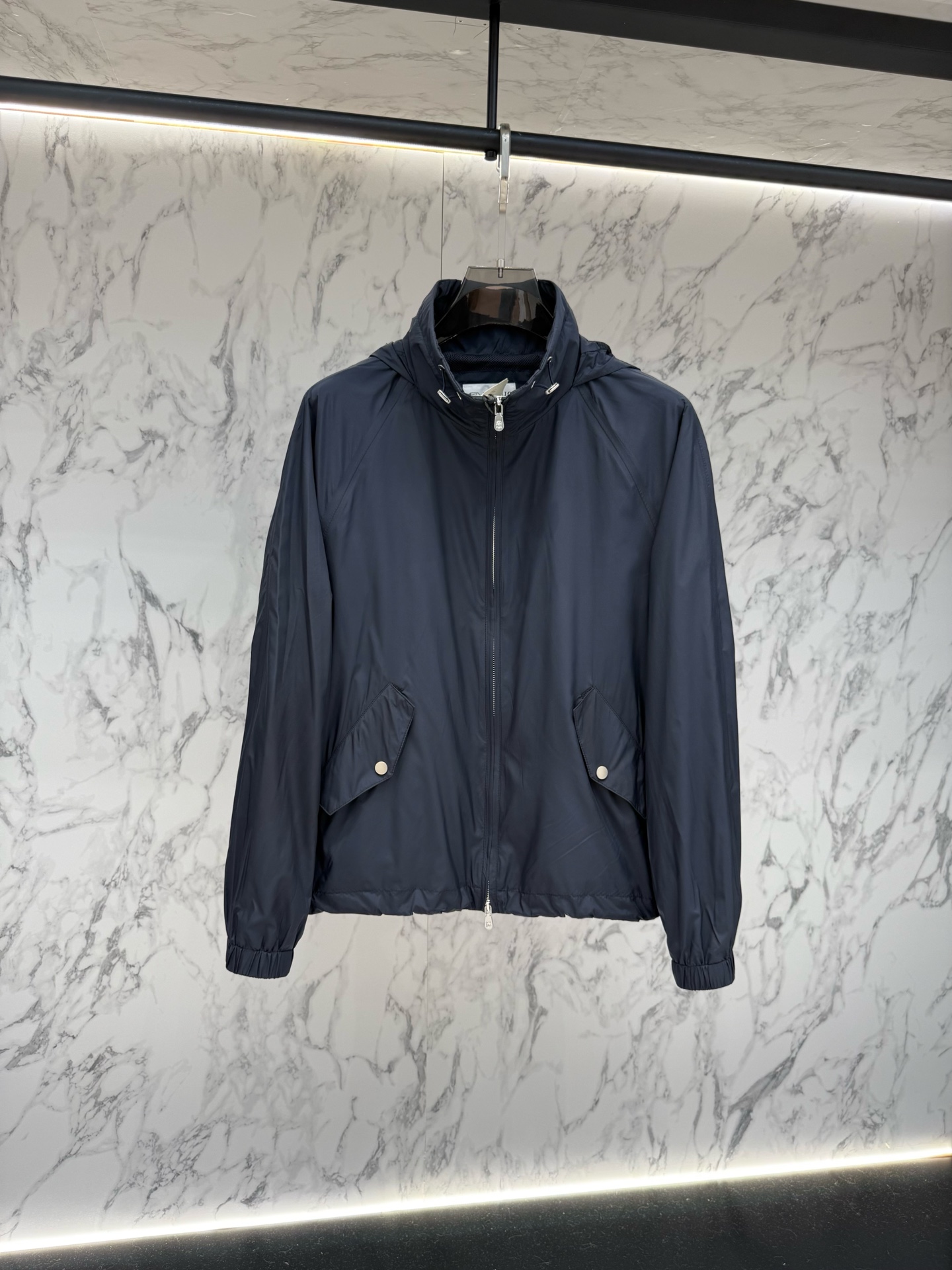 Loro piana 春款2026最新款时尚设计师款夹克外套.处处细节显工艺足够的高级 结构性剪裁的设计