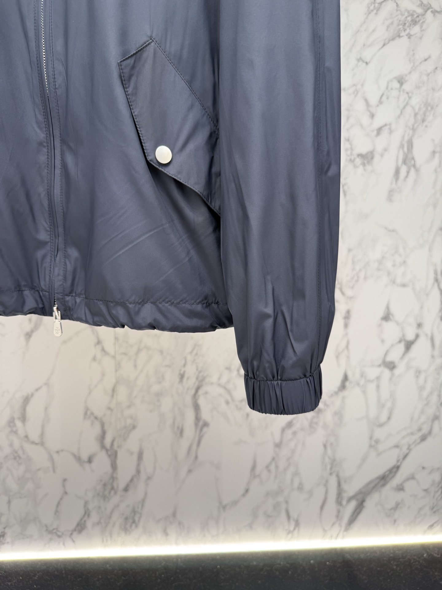 Loro piana 春款2026最新款时尚设计师款夹克外套.处处细节显工艺足够的高级 结构性剪裁的设计