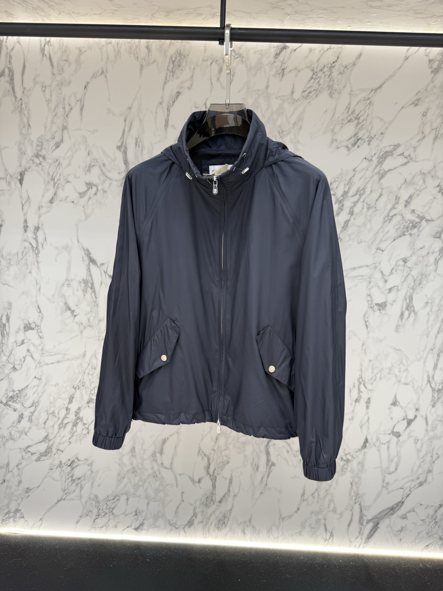 Loro piana 春款2026最新款时尚设计师款夹克外套.处处细节显工艺足够的高级 结构性剪裁的设计