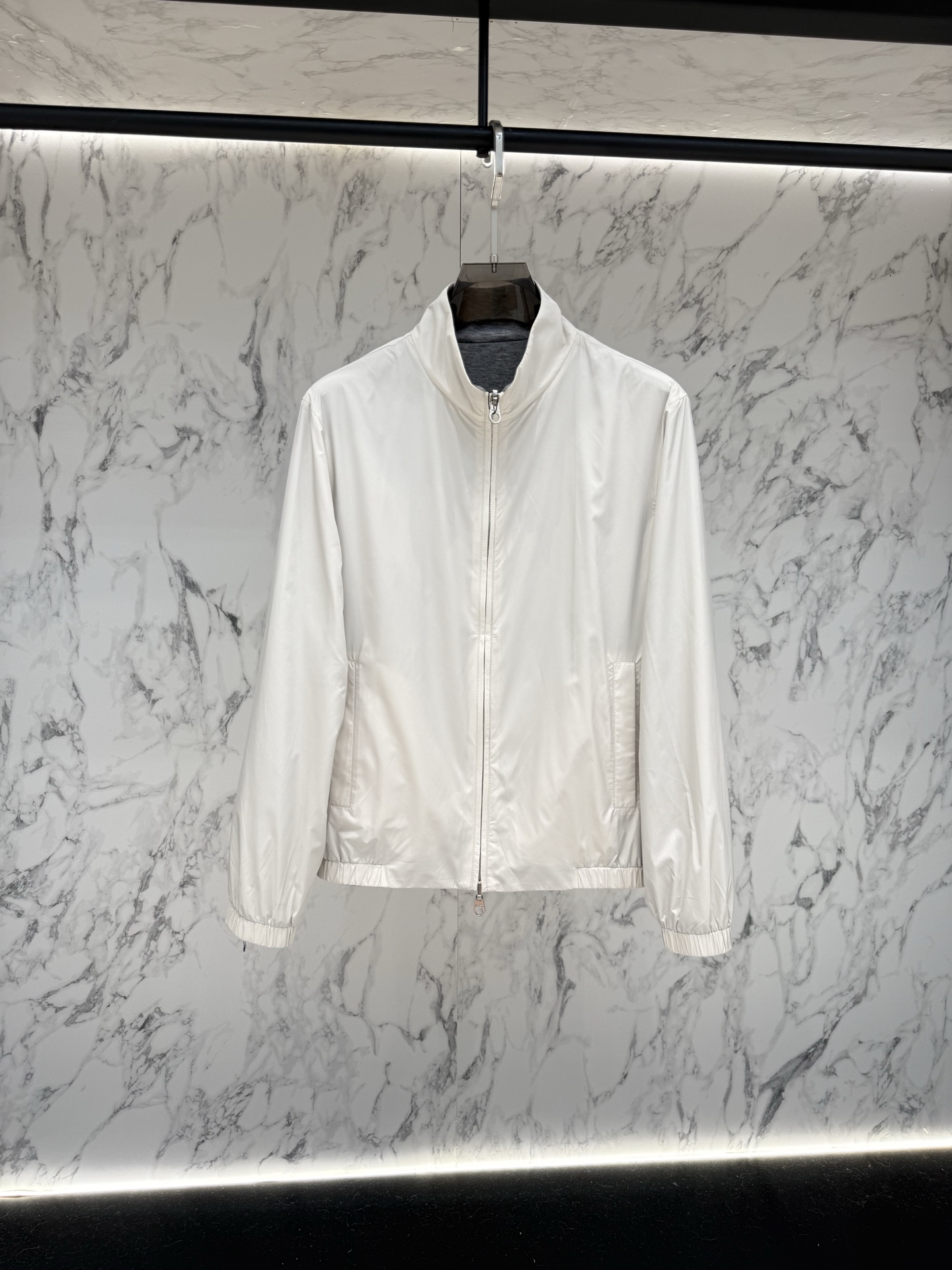 Loro piana 春款2026最新款时尚设计师款夹克外套.处处细节显工艺足够的高级 结构性剪裁的设计