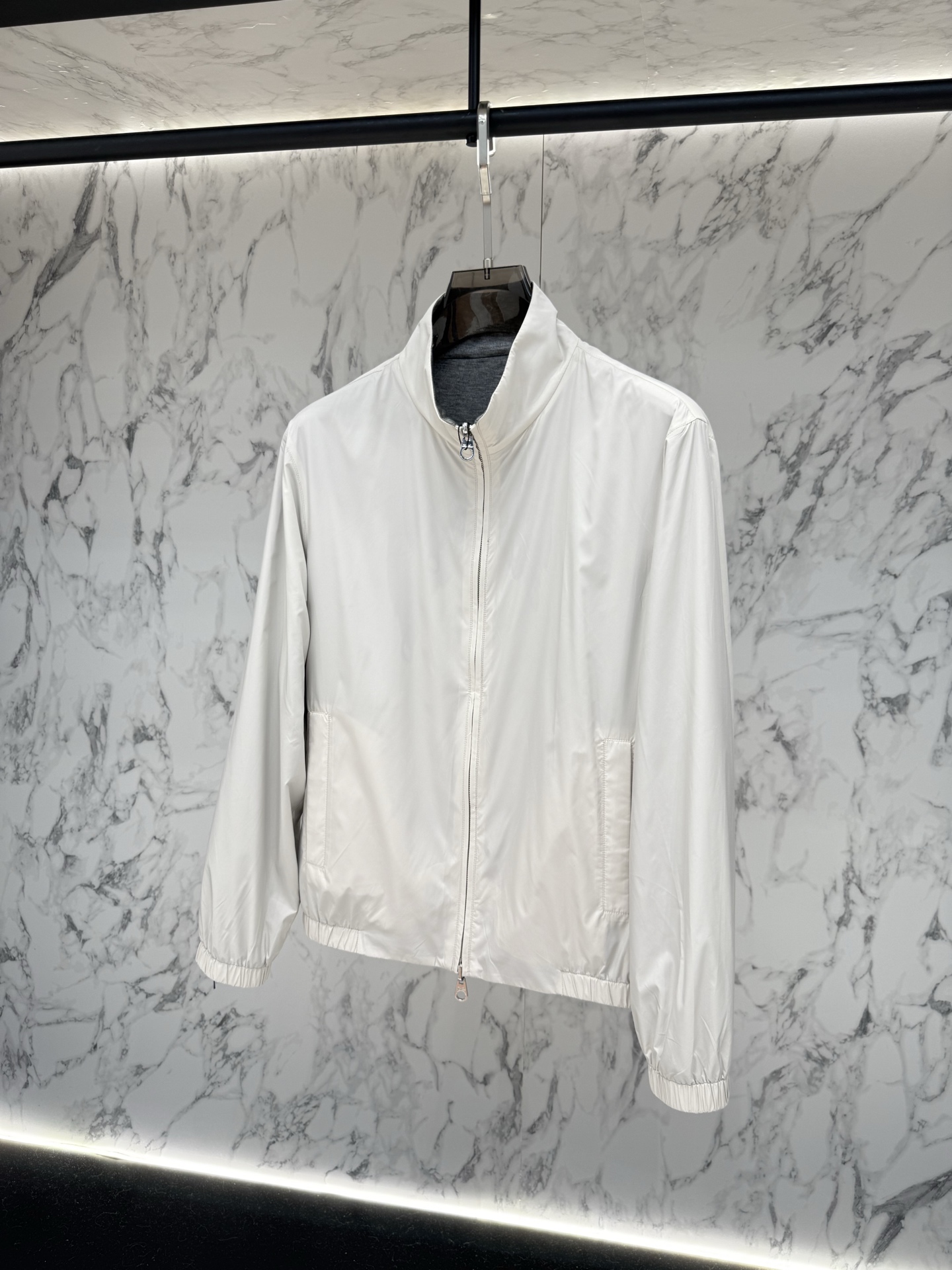 Loro piana 春款2026最新款时尚设计师款夹克外套.处处细节显工艺足够的高级 结构性剪裁的设计