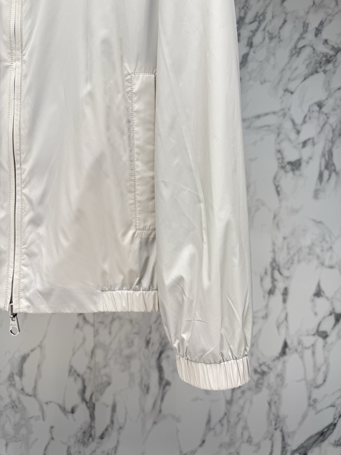 Loro piana 春款2026最新款时尚设计师款夹克外套.处处细节显工艺足够的高级 结构性剪裁的设计