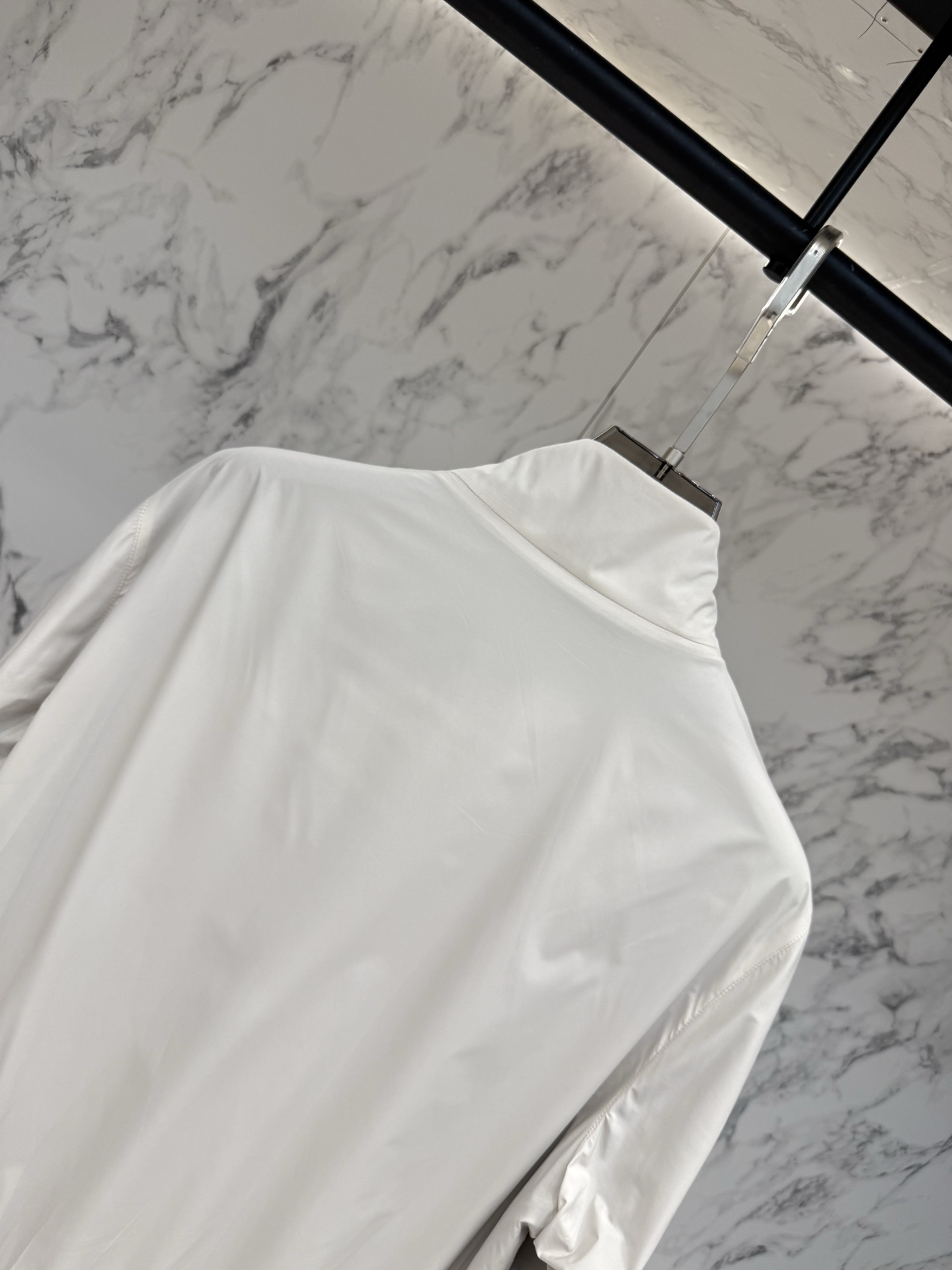 Loro piana 春款2026最新款时尚设计师款夹克外套.处处细节显工艺足够的高级 结构性剪裁的设计