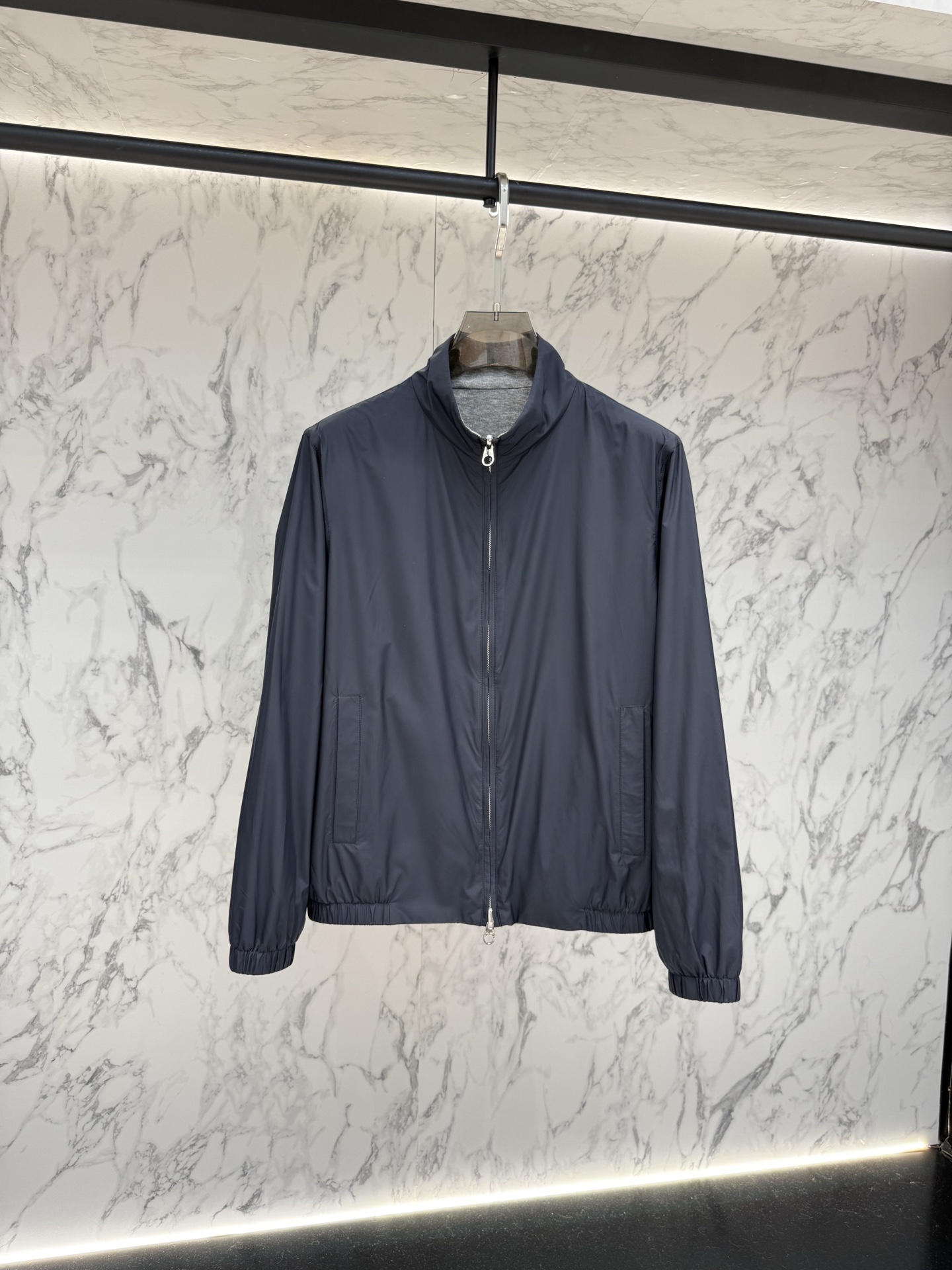 Loro piana 春款2026最新款时尚设计师款夹克外套.处处细节显工艺足够的高级 结构性剪裁的设计