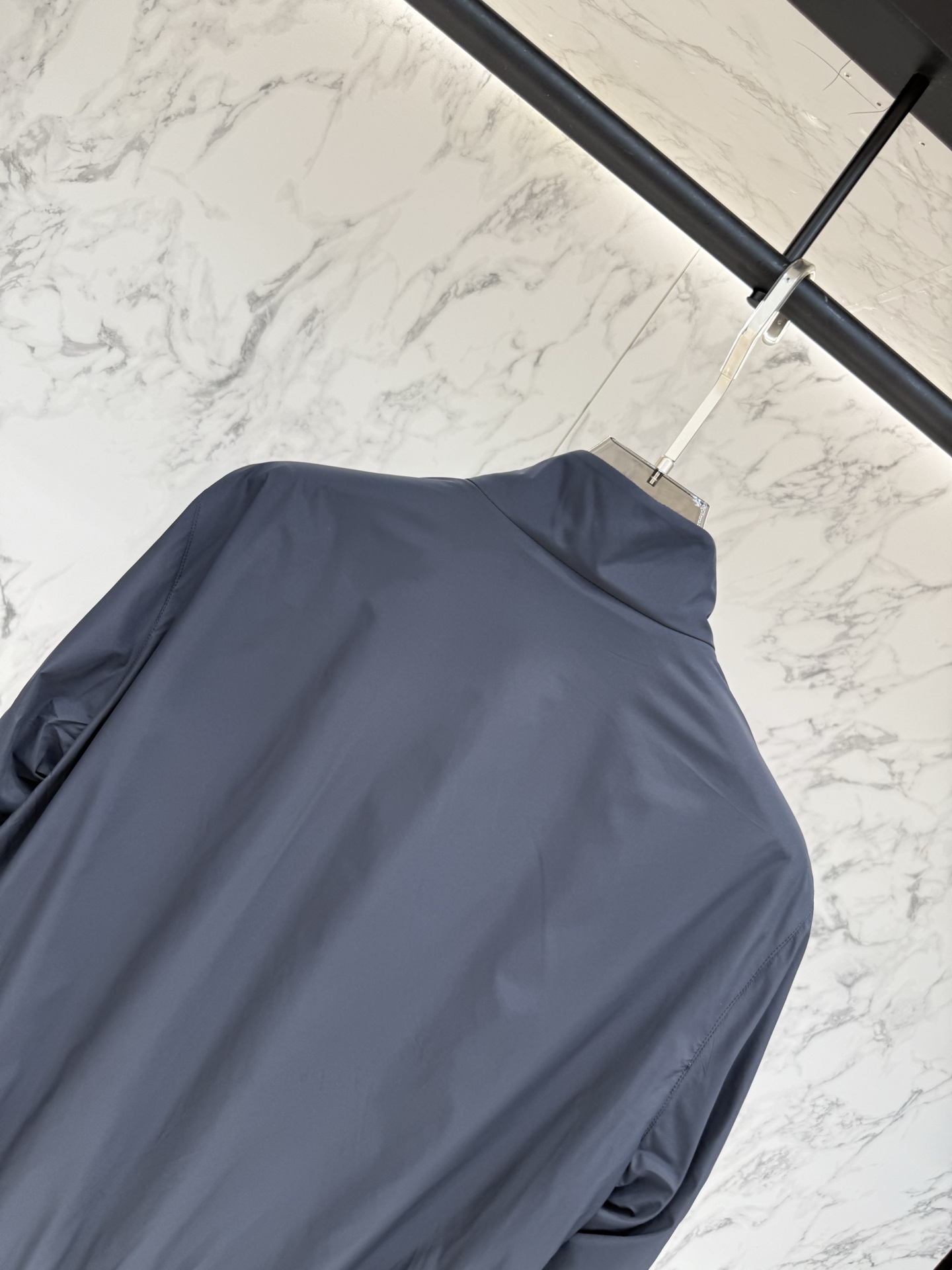 Loro piana 春款2026最新款时尚设计师款夹克外套.处处细节显工艺足够的高级 结构性剪裁的设计