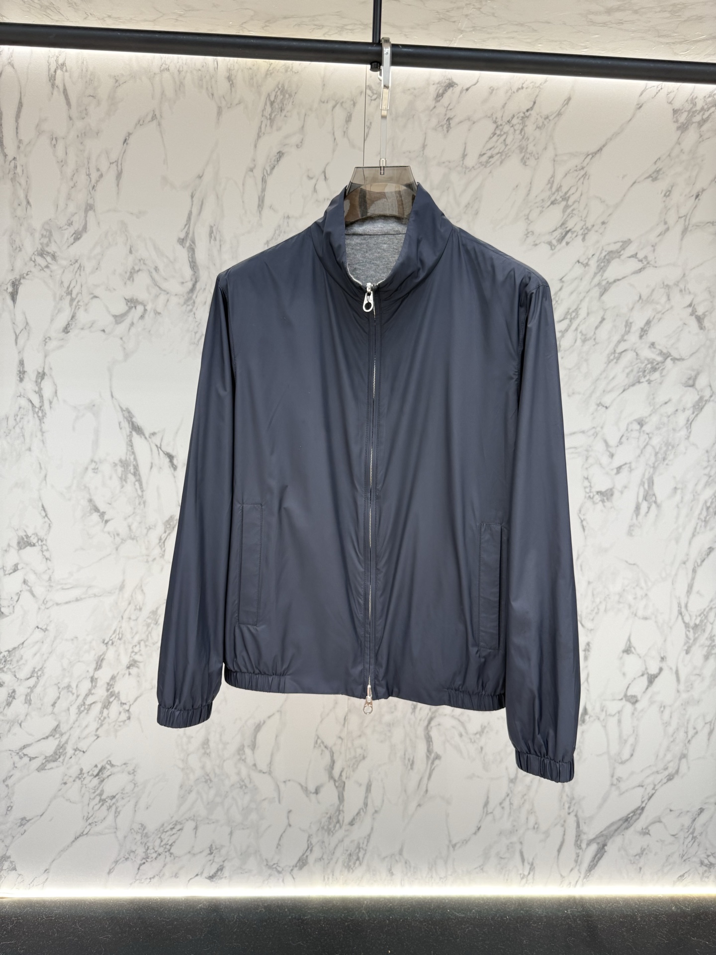 Loro piana 春款2026最新款时尚设计师款夹克外套.处处细节显工艺足够的高级 结构性剪裁的设计