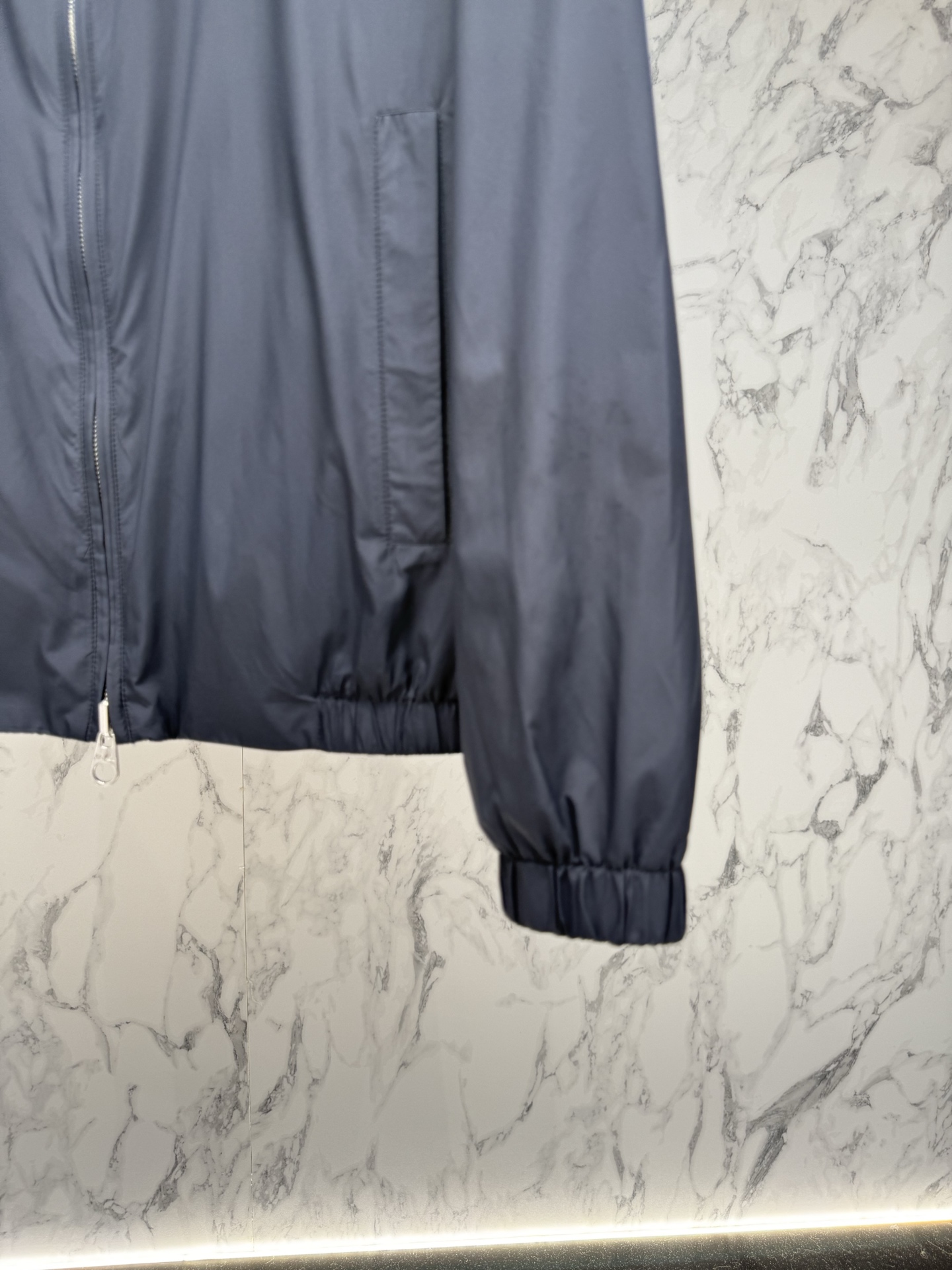 Loro piana 春款2026最新款时尚设计师款夹克外套.处处细节显工艺足够的高级 结构性剪裁的设计