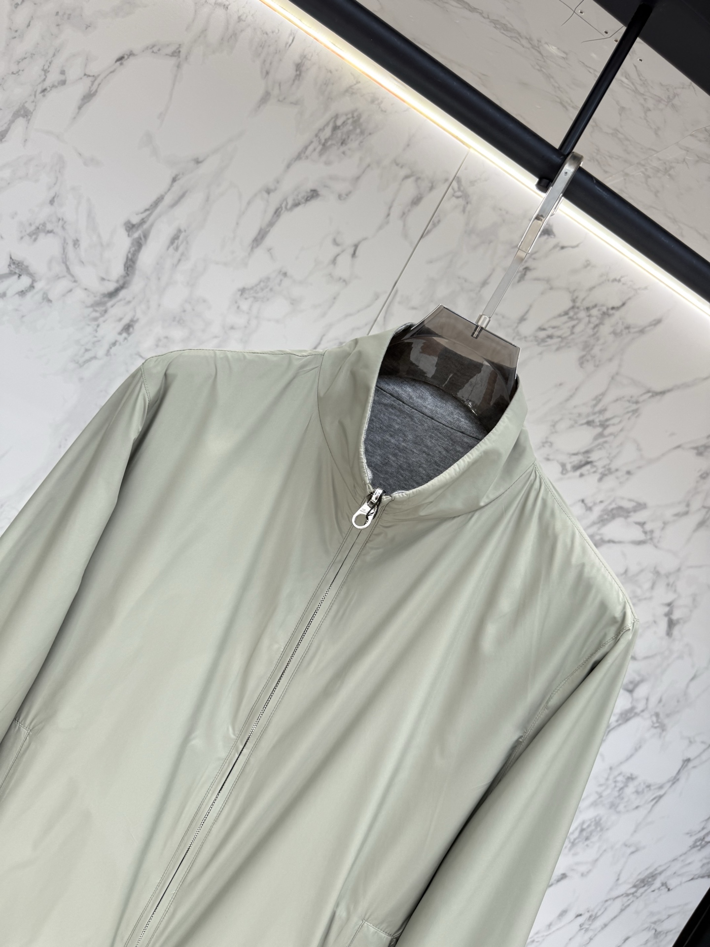 Loro piana 春款2026最新款时尚设计师款夹克外套.处处细节显工艺足够的高级 结构性剪裁的设计