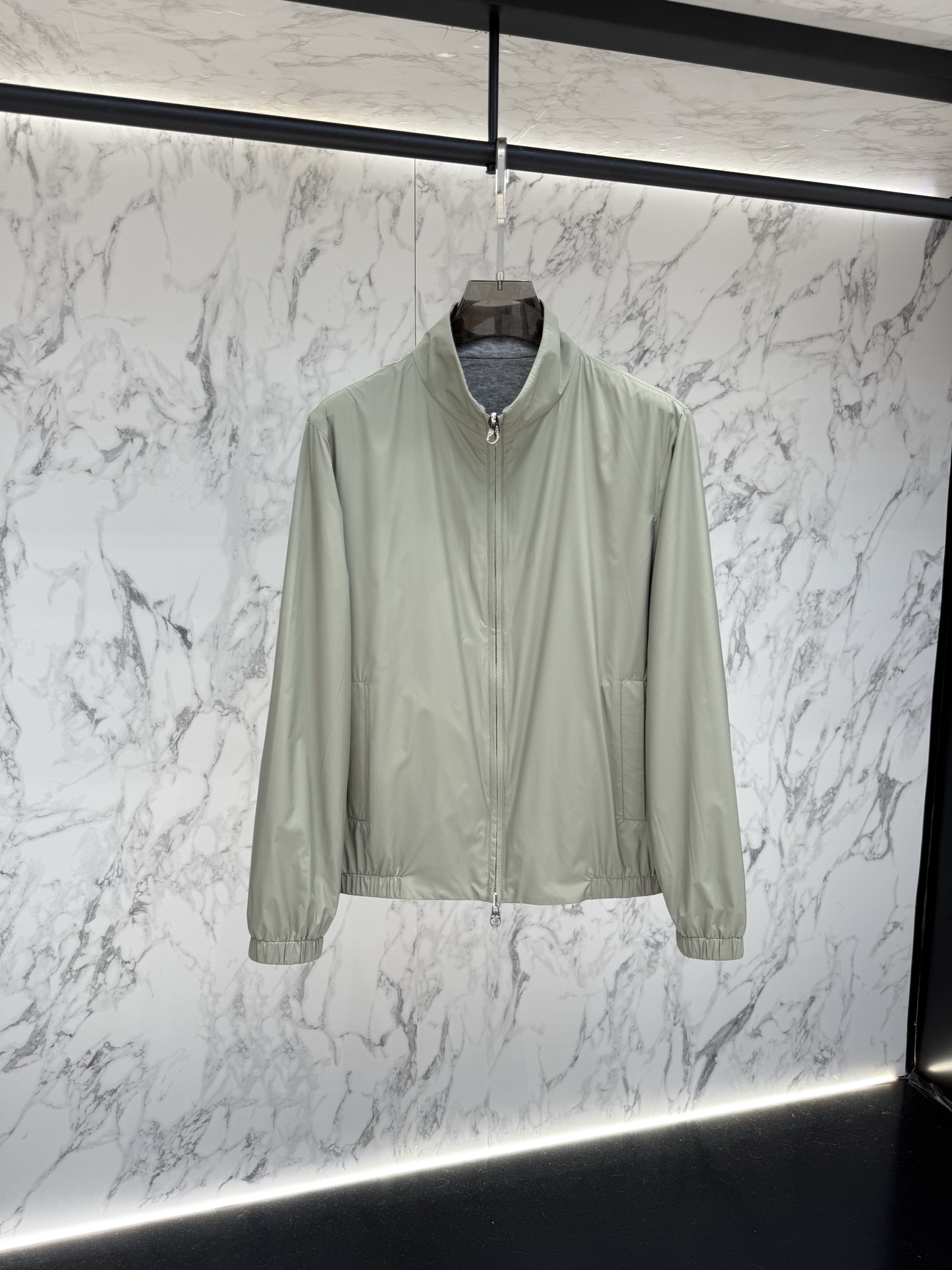 Loro piana 春款2026最新款时尚设计师款夹克外套.处处细节显工艺足够的高级 结构性剪裁的设计