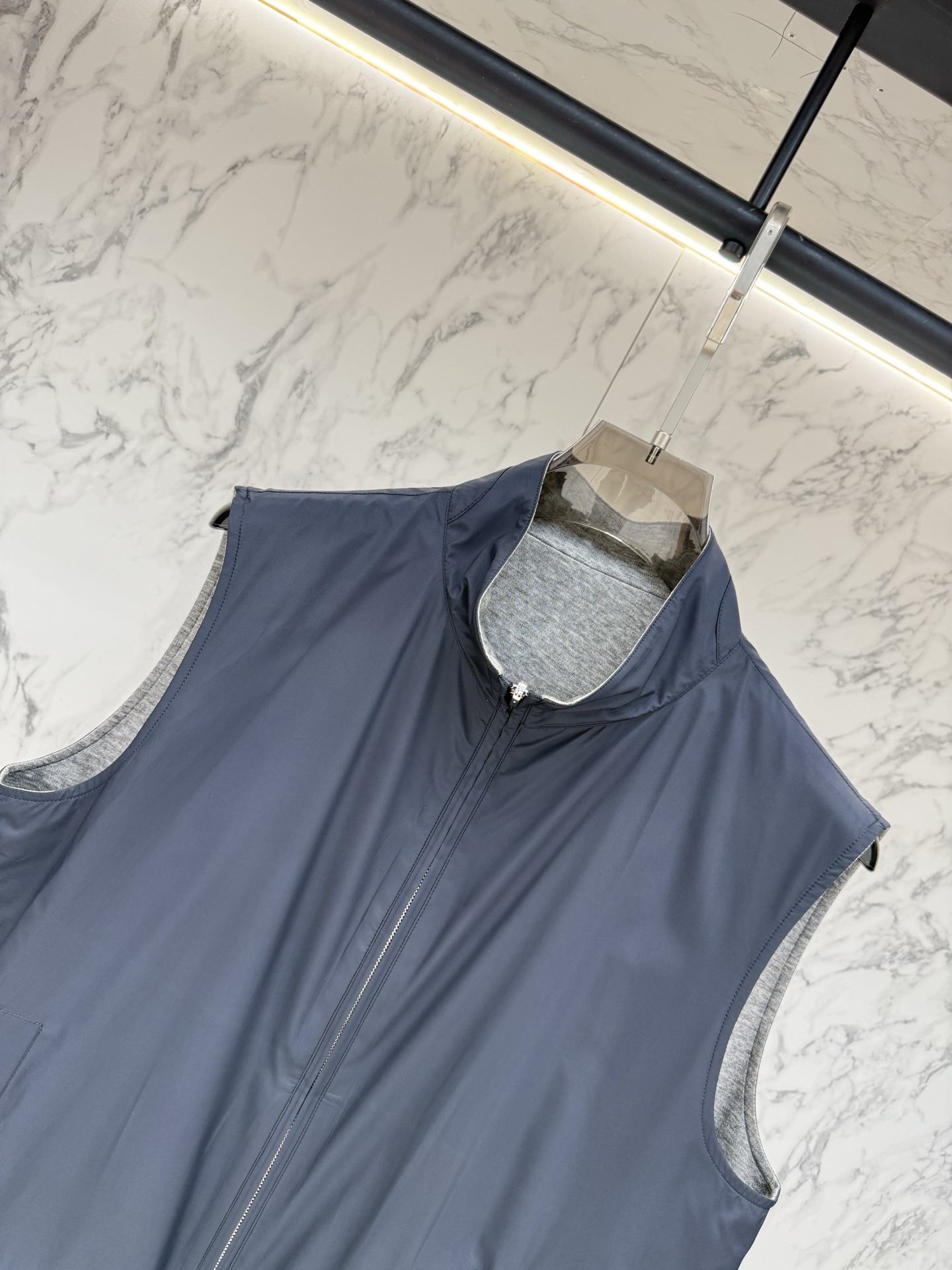 Loro piana 春款2026最新款时尚设计师款夹克外套.处处细节显工艺足够的高级 结构性剪裁的设计