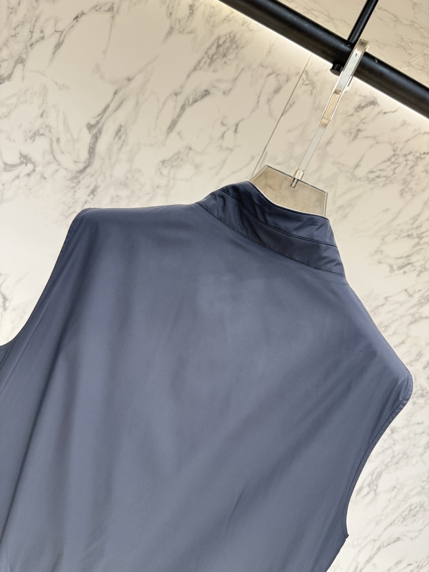 Loro piana 春款2026最新款时尚设计师款夹克外套.处处细节显工艺足够的高级 结构性剪裁的设计