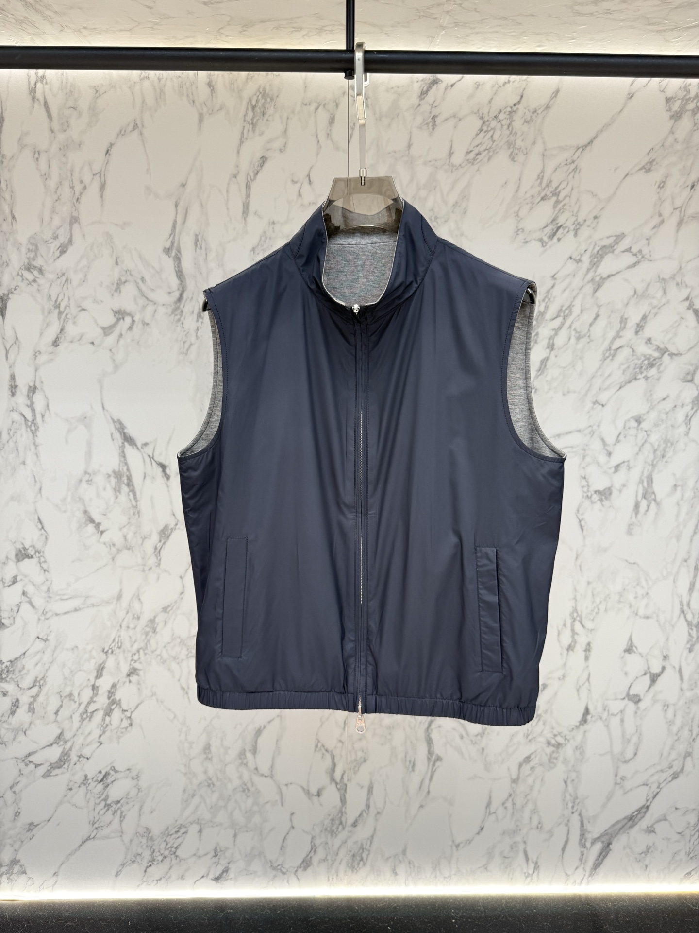Loro piana 春款2026最新款时尚设计师款夹克外套.处处细节显工艺足够的高级 结构性剪裁的设计