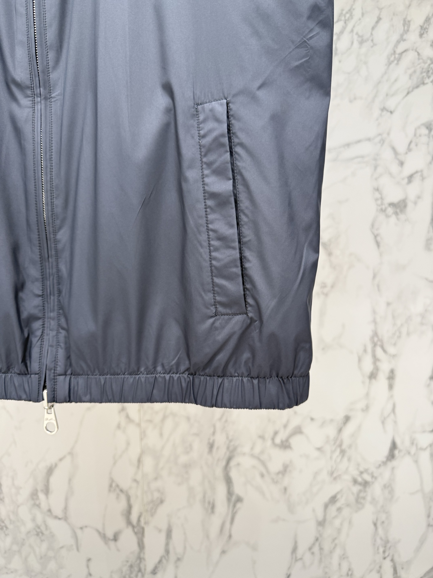 Loro piana 春款2026最新款时尚设计师款夹克外套.处处细节显工艺足够的高级 结构性剪裁的设计