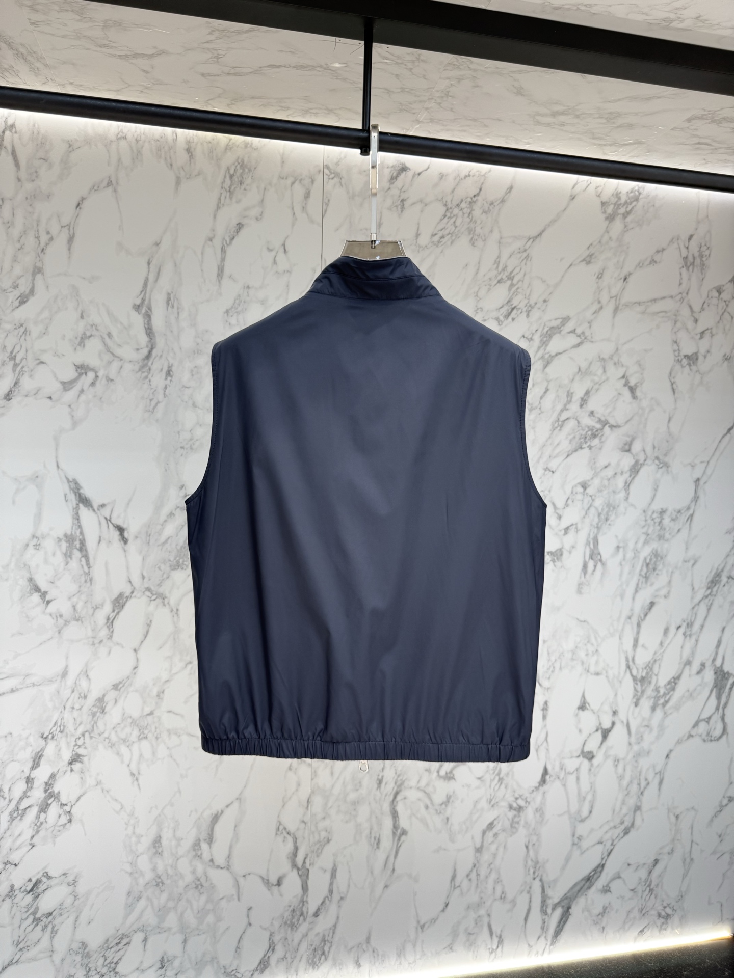Loro piana 春款2026最新款时尚设计师款夹克外套.处处细节显工艺足够的高级 结构性剪裁的设计
