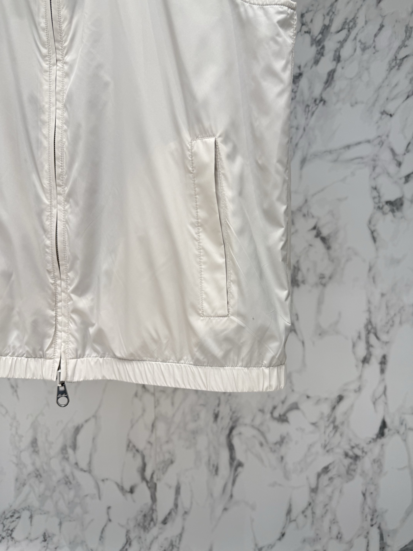 Loro piana 春款2026最新款时尚设计师款夹克外套.处处细节显工艺足够的高级 结构性剪裁的设计