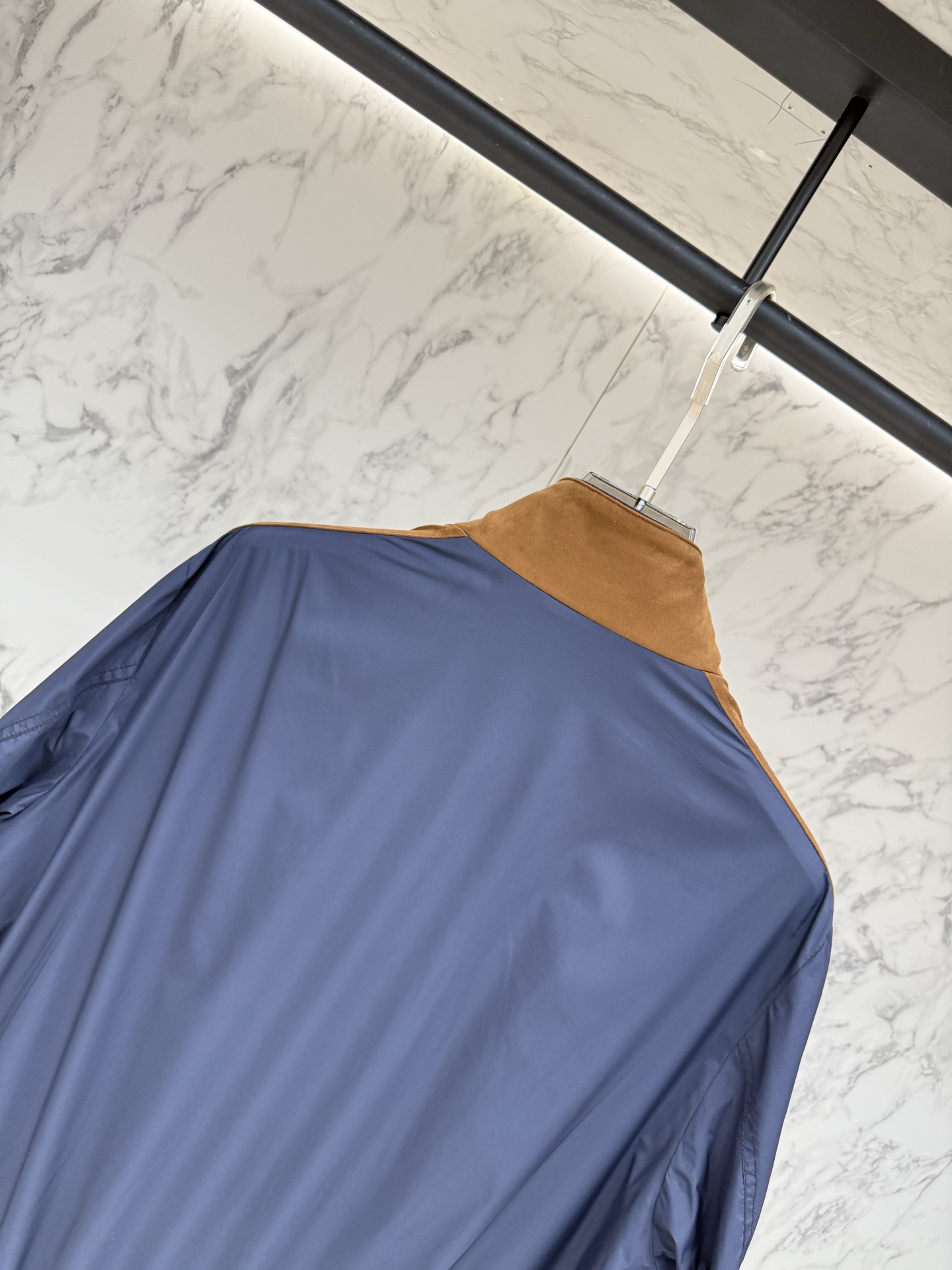 Kiton 春款2026最新款时尚设计师款夹克外套.处处细节显工艺足够的高级 结构性剪裁的设计改变来展现