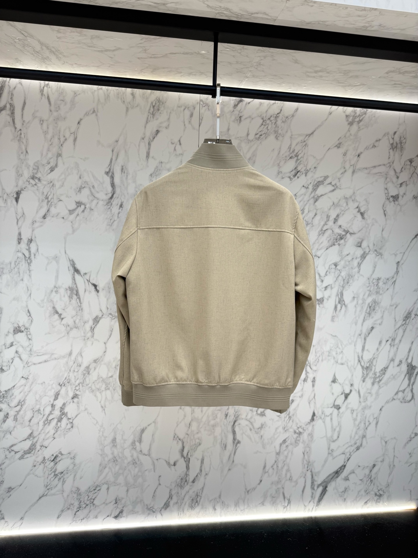Loro piana 春款2026最新款时尚设计师款夹克外套.处处细节显工艺足够的高级 结构性剪裁的设计