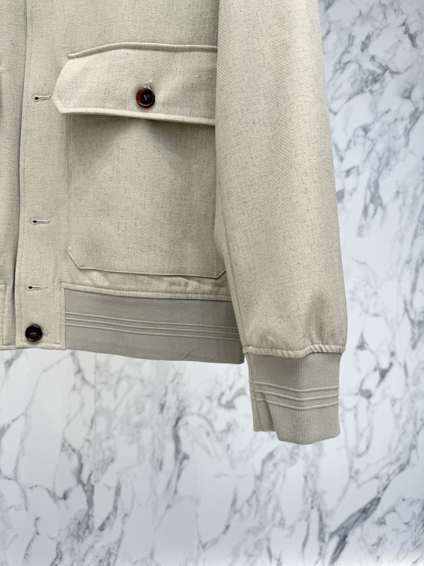 Loro piana 春款2026最新款时尚设计师款夹克外套.处处细节显工艺足够的高级 结构性剪裁的设计
