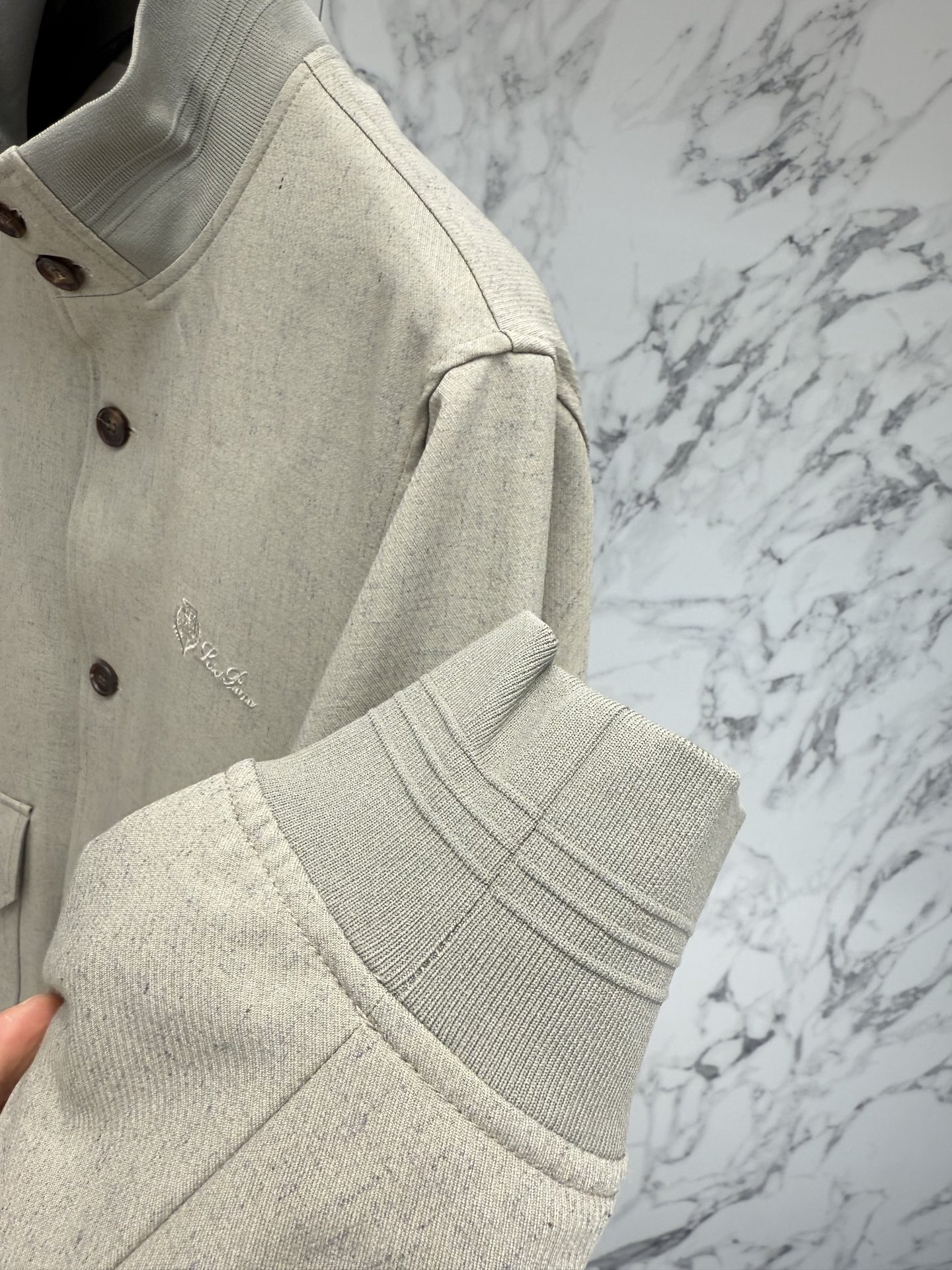 Loro piana 春款2026最新款时尚设计师款夹克外套.处处细节显工艺足够的高级 结构性剪裁的设计