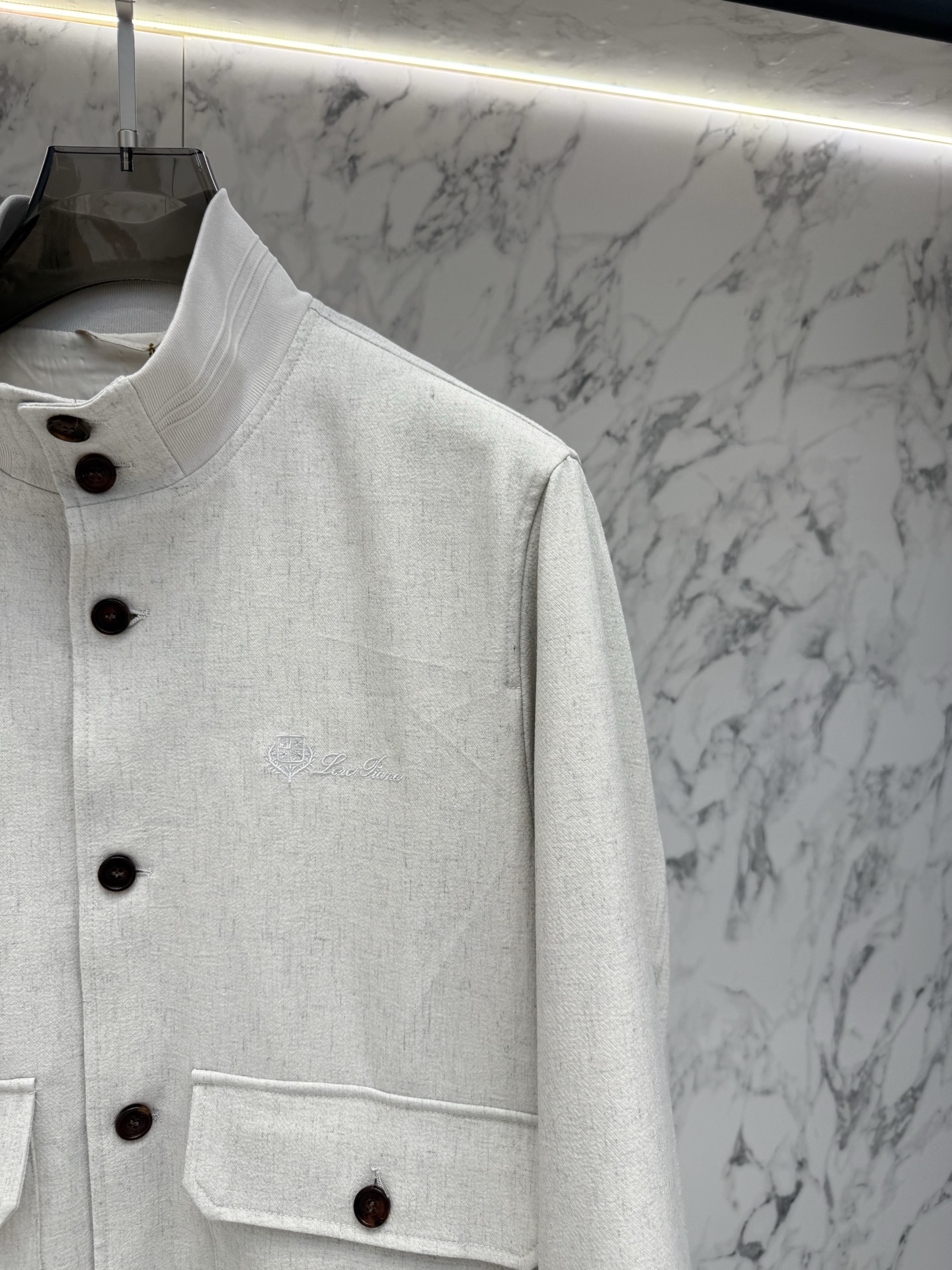 Loro piana 春款2026最新款时尚设计师款夹克外套.处处细节显工艺足够的高级 结构性剪裁的设计