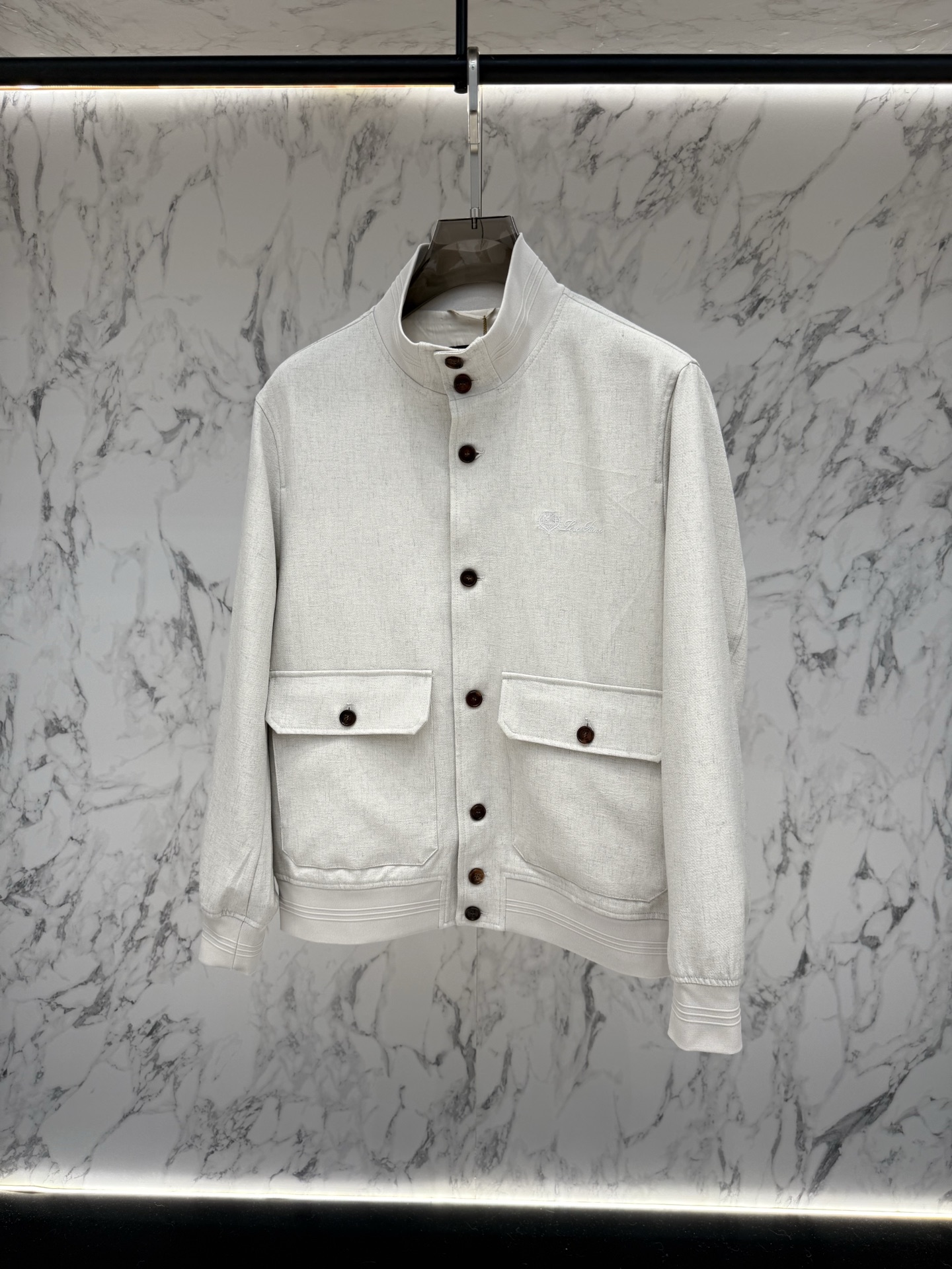 Loro piana 春款2026最新款时尚设计师款夹克外套.处处细节显工艺足够的高级 结构性剪裁的设计