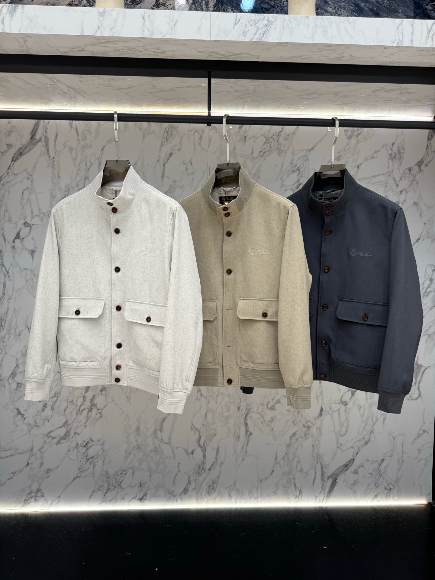 Loro piana 春款2026最新款时尚设计师款夹克外套.处处细节显工艺足够的高级 结构性剪裁的设计