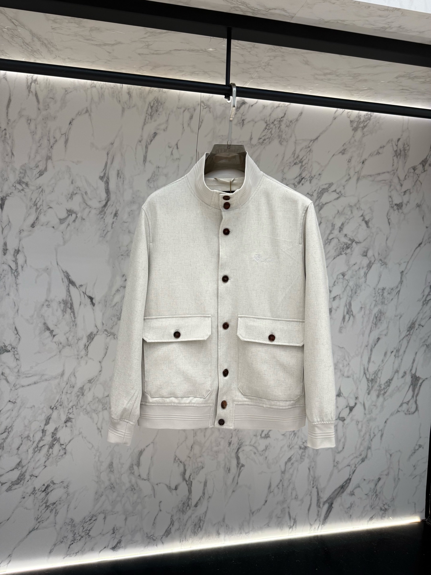 Loro piana 春款2026最新款时尚设计师款夹克外套.处处细节显工艺足够的高级 结构性剪裁的设计
