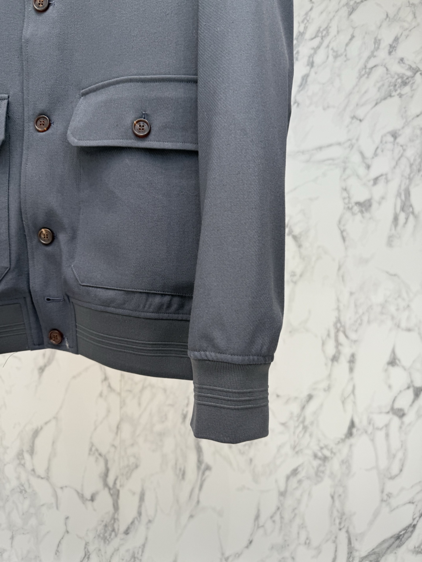 Loro piana 春款2026最新款时尚设计师款夹克外套.处处细节显工艺足够的高级 结构性剪裁的设计