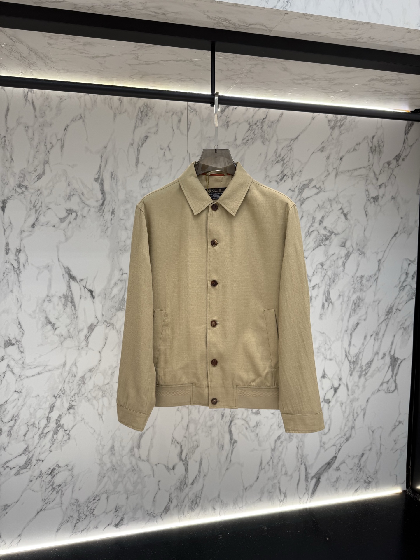 Loro piana 春款2026最新款时尚设计师款夹克外套.处处细节显工艺足够的高级 结构性剪裁的设计