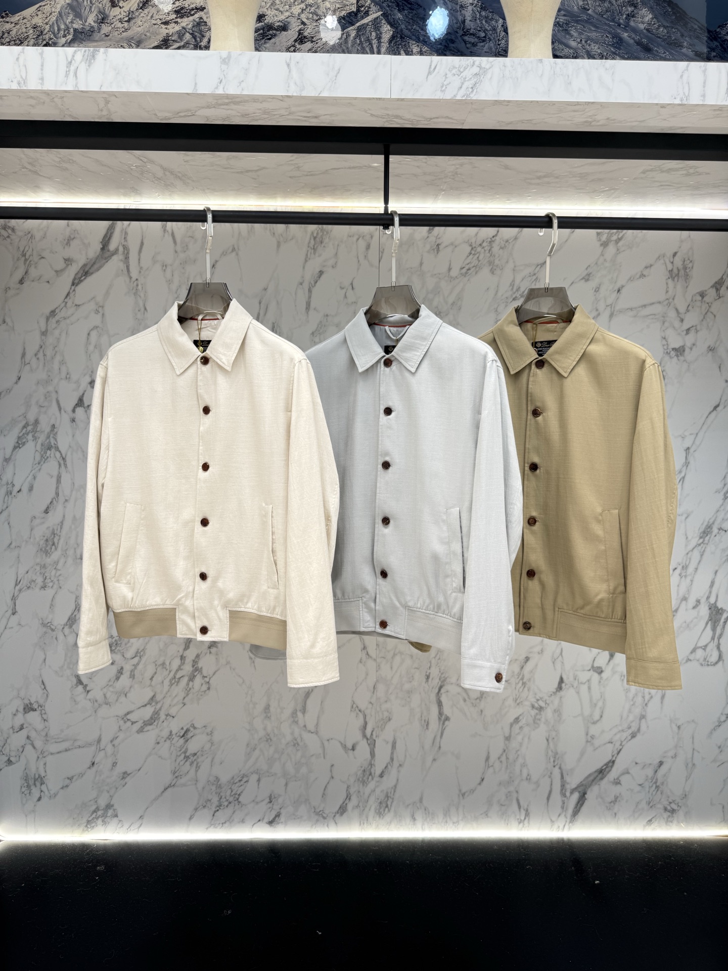 Loro piana 春款2026最新款时尚设计师款夹克外套.处处细节显工艺足够的高级 结构性剪裁的设计