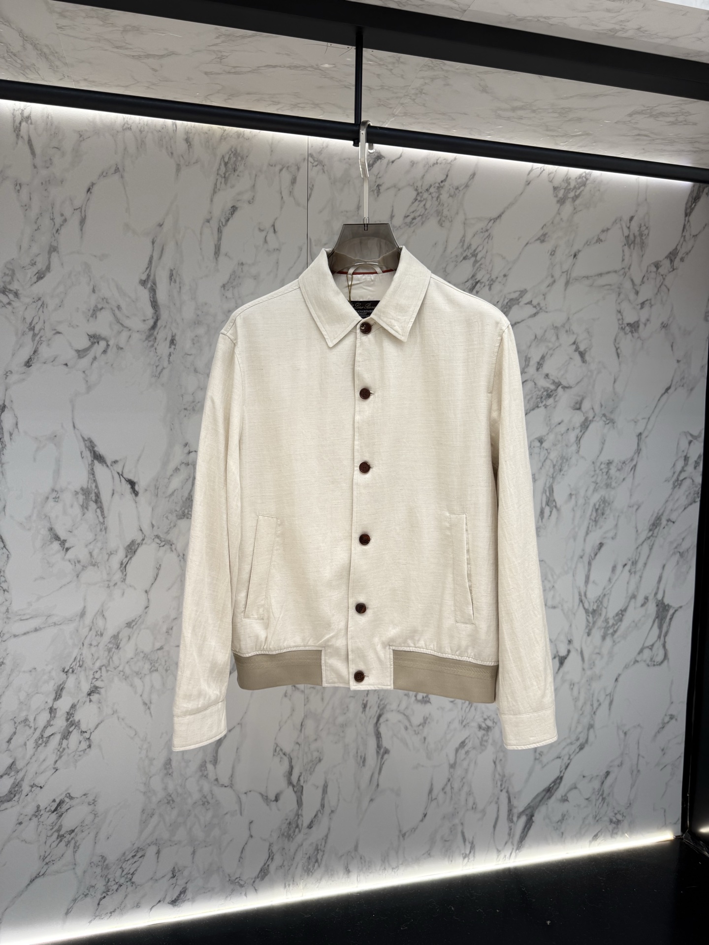 Loro piana 春款2026最新款时尚设计师款夹克外套.处处细节显工艺足够的高级 结构性剪裁的设计